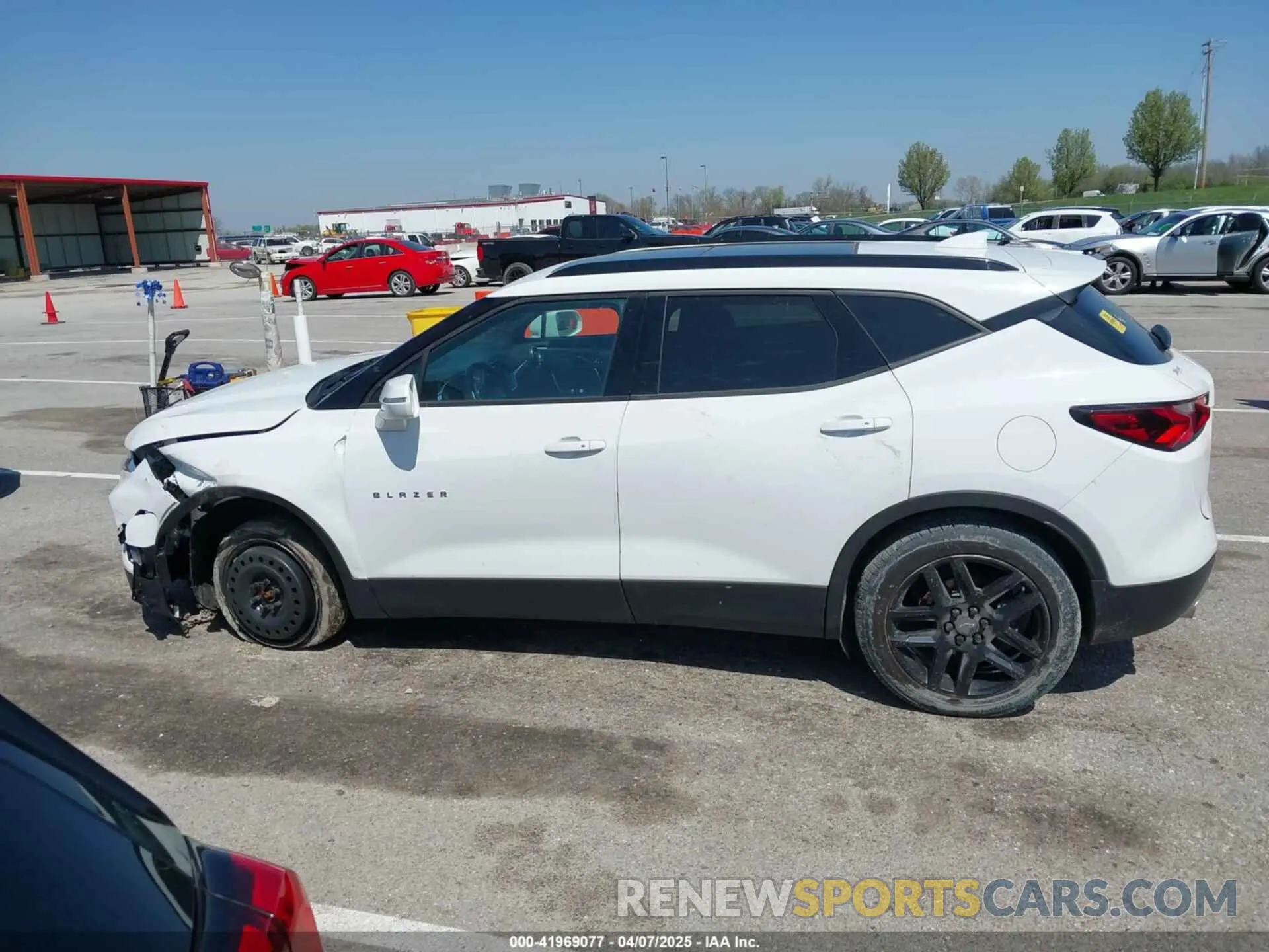 14 Photograph of a damaged car 3GNKBDRS4LS713275 CHEVROLET BLAZER 2020