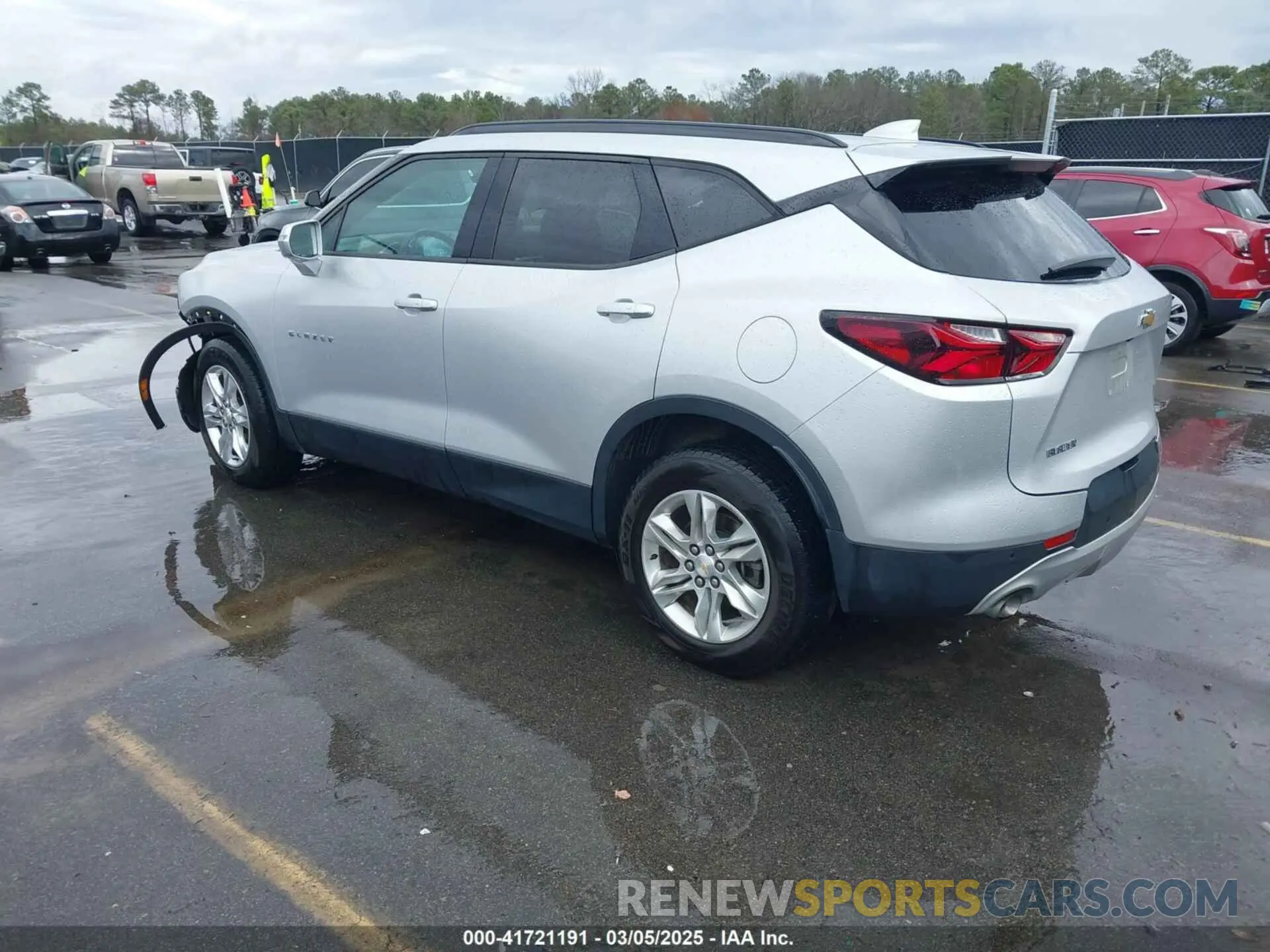 3 Photograph of a damaged car 3GNKBDRS5LS592451 CHEVROLET BLAZER 2020