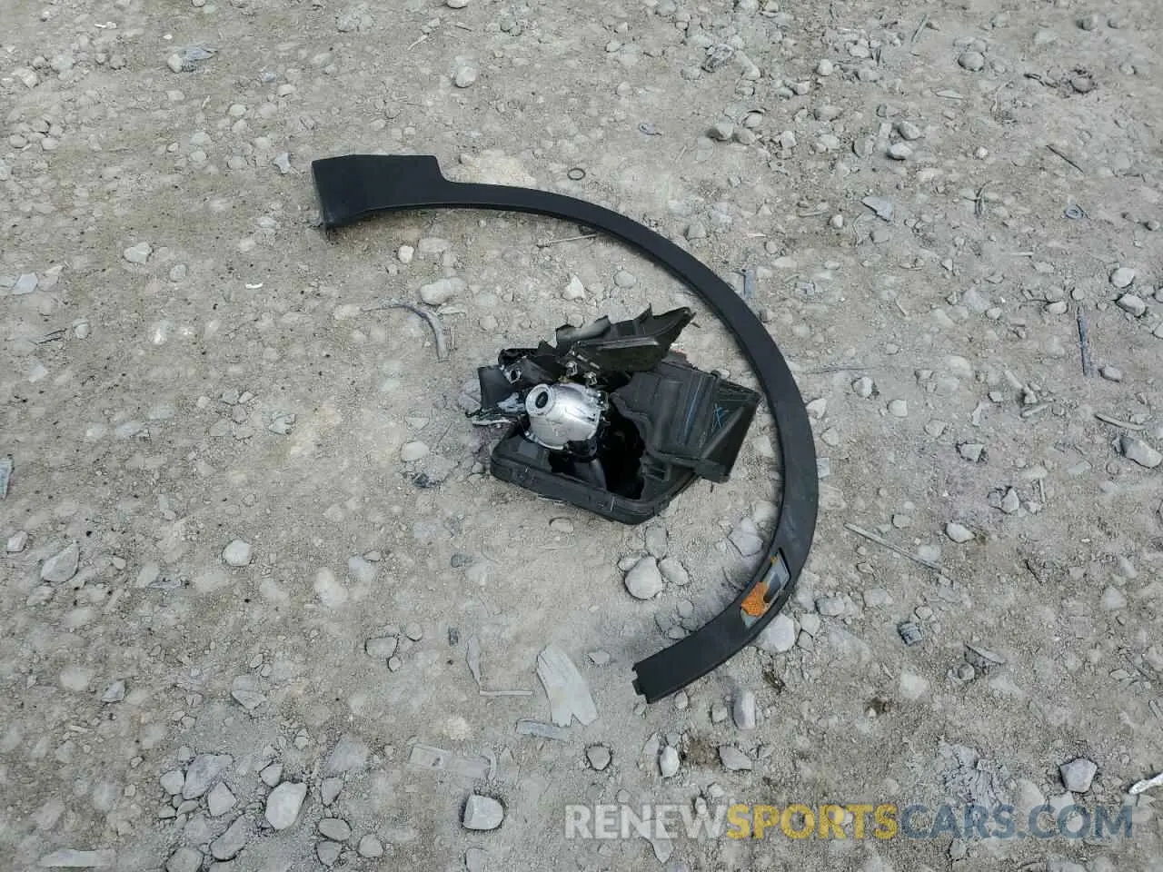 13 Photograph of a damaged car 3GNKBDRS6LS559331 CHEVROLET BLAZER 2020