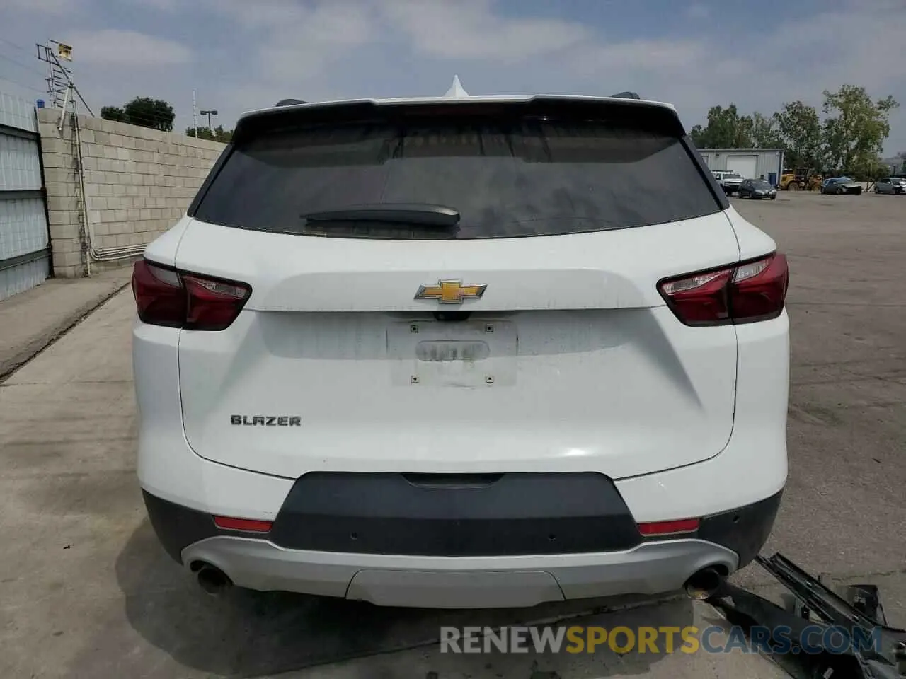 6 Photograph of a damaged car 3GNKBDRS8LS635664 CHEVROLET BLAZER 2020