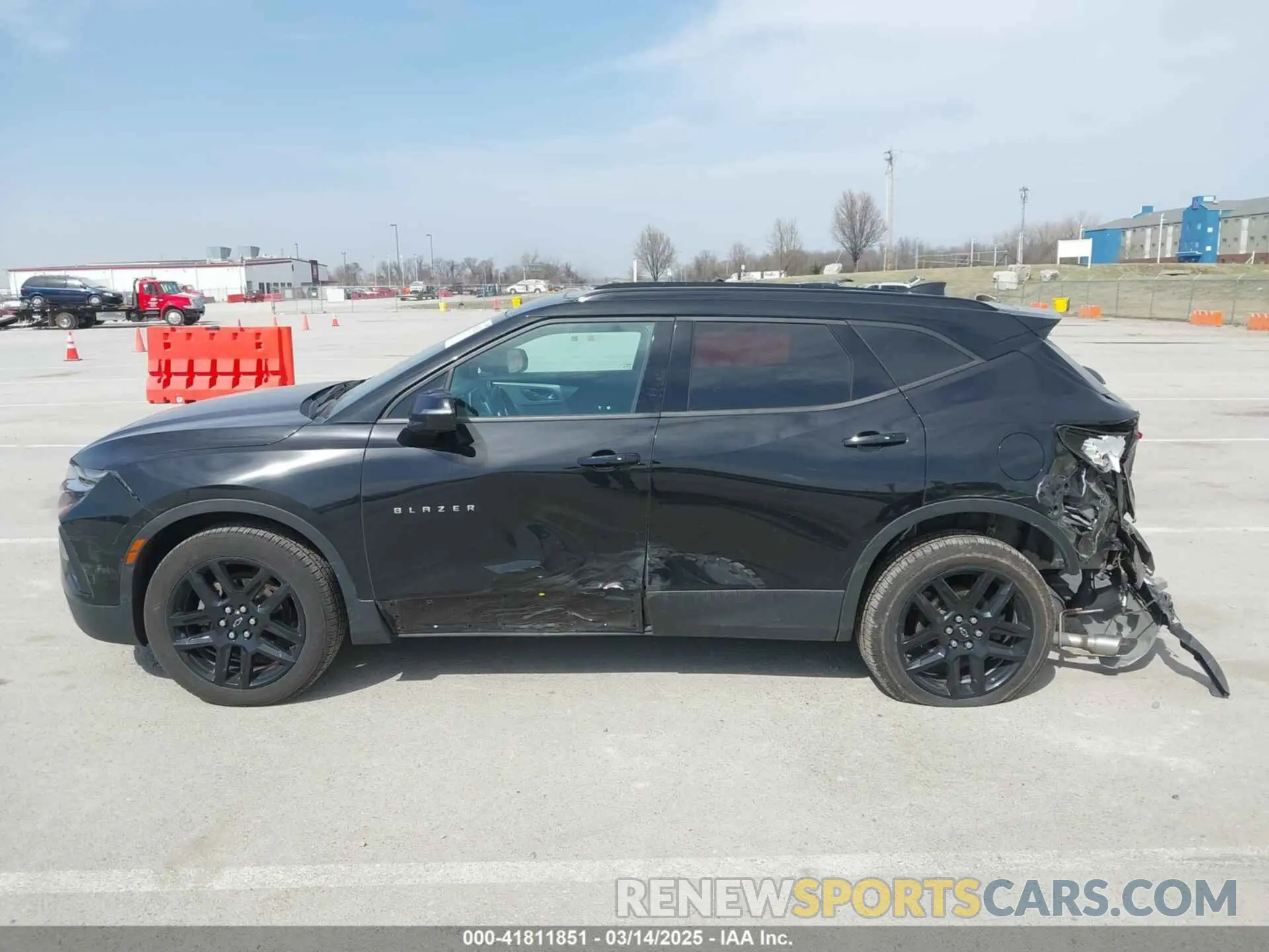14 Photograph of a damaged car 3GNKBDRS8LS671323 CHEVROLET BLAZER 2020