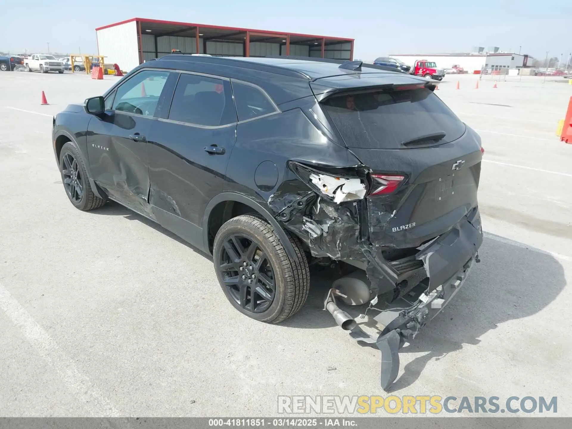 3 Photograph of a damaged car 3GNKBDRS8LS671323 CHEVROLET BLAZER 2020