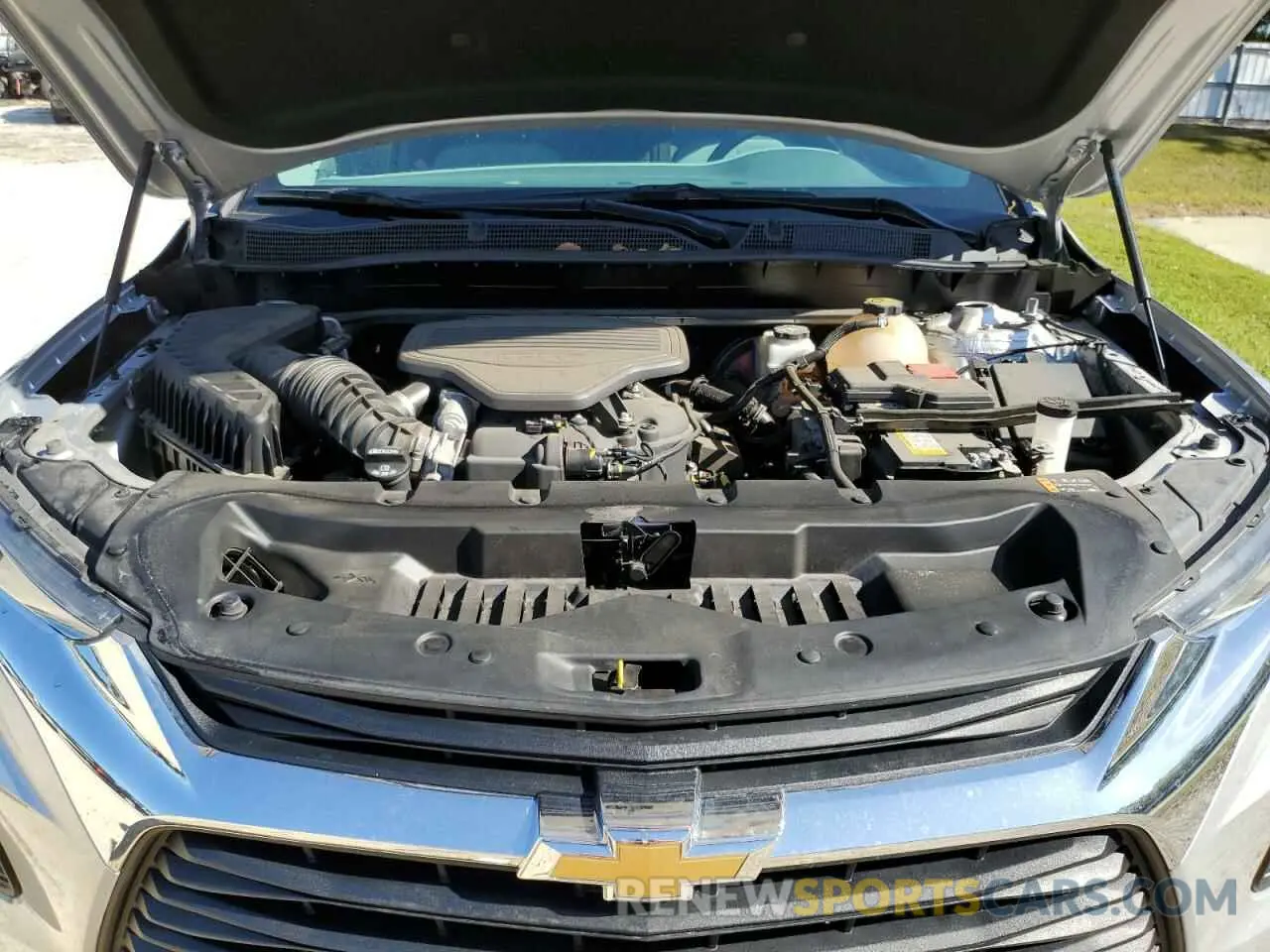 12 Photograph of a damaged car 3GNKBDRS9LS588421 CHEVROLET BLAZER 2020