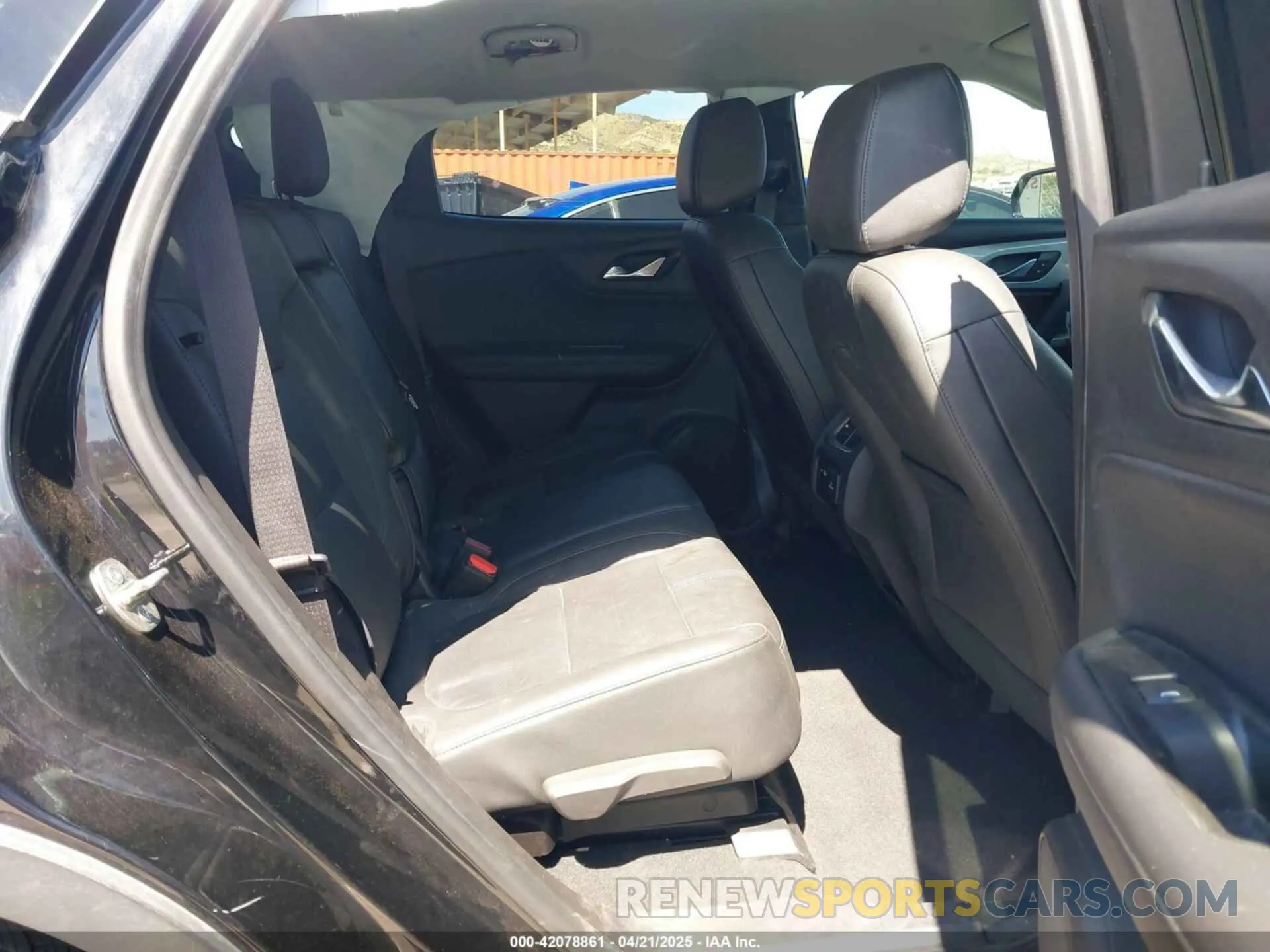 8 Photograph of a damaged car 3GNKBDRSXLS563480 CHEVROLET BLAZER 2020