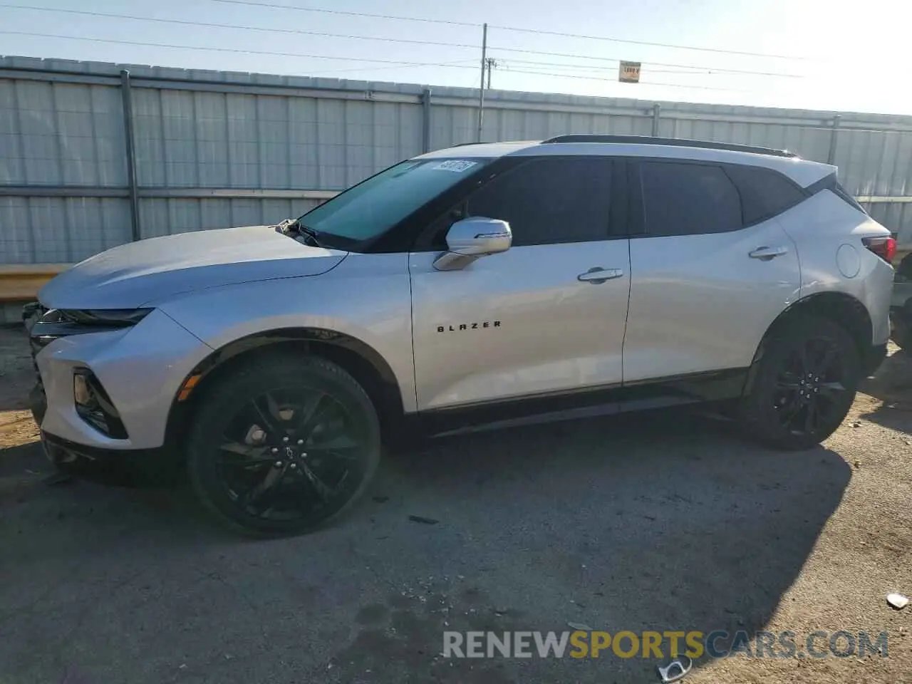 1 Photograph of a damaged car 3GNKBERS0LS536682 CHEVROLET BLAZER 2020