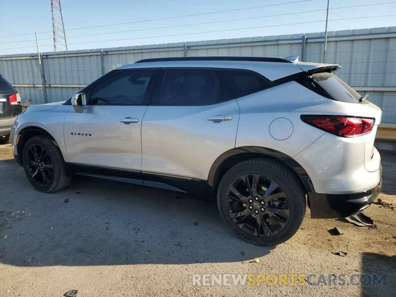 2 Photograph of a damaged car 3GNKBERS0LS536682 CHEVROLET BLAZER 2020