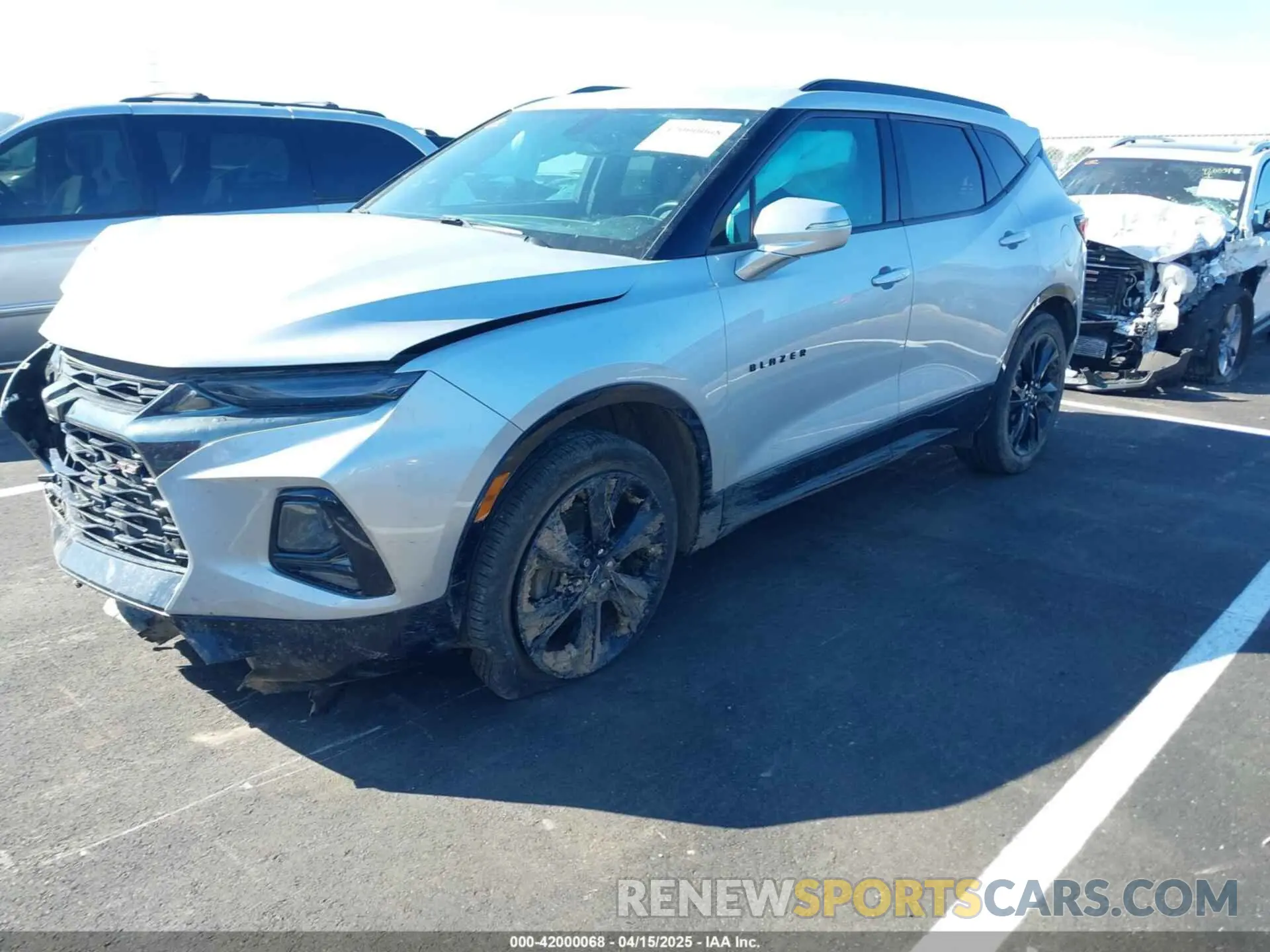 2 Photograph of a damaged car 3GNKBERS0LS723324 CHEVROLET BLAZER 2020