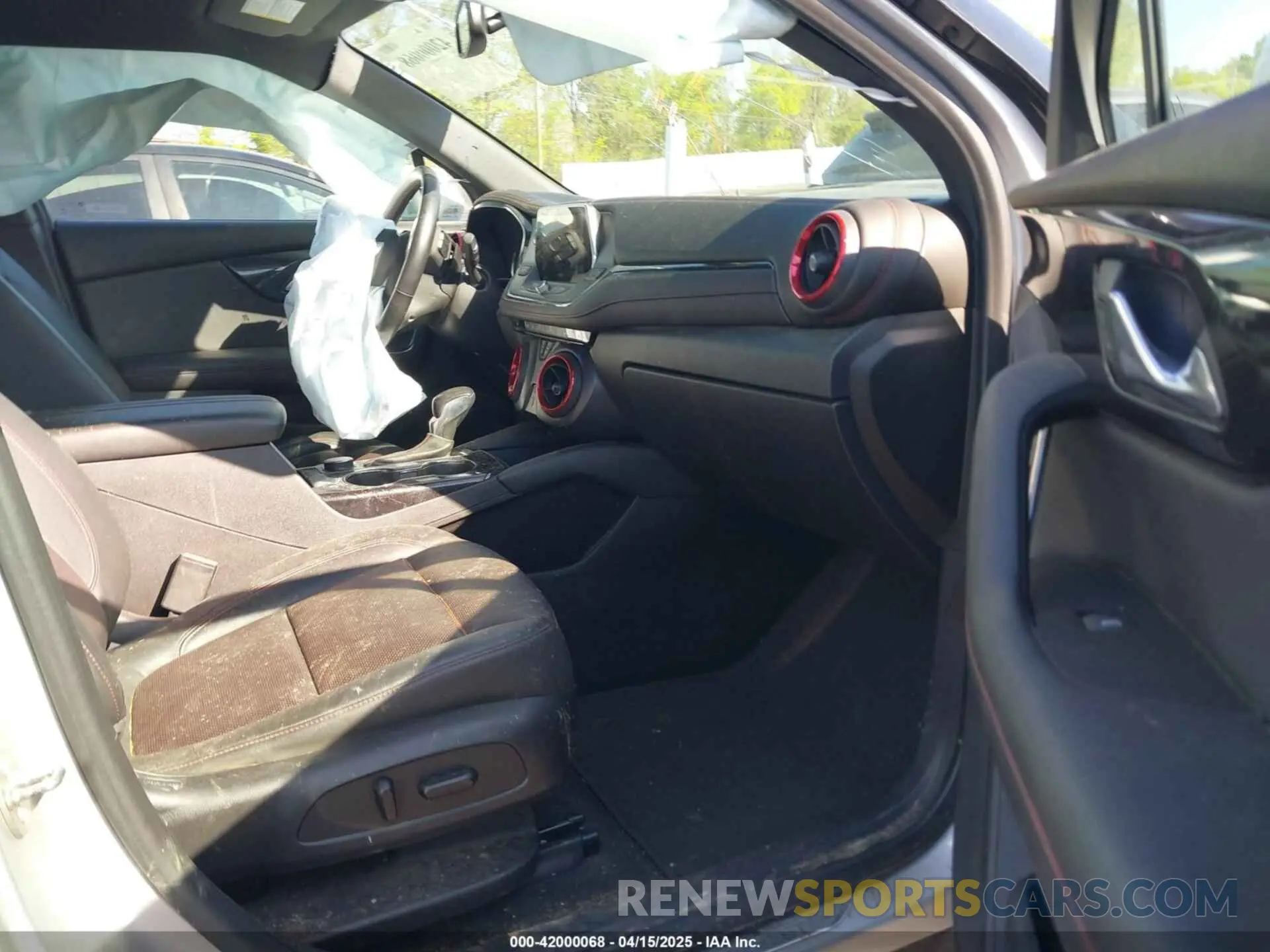5 Photograph of a damaged car 3GNKBERS0LS723324 CHEVROLET BLAZER 2020