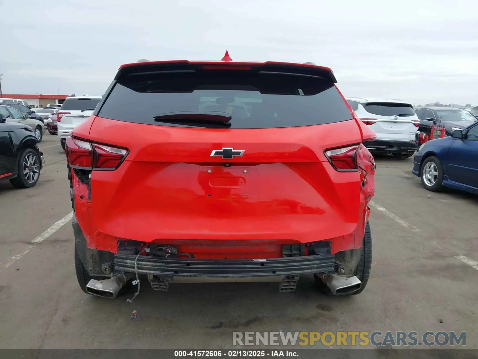 17 Photograph of a damaged car 3GNKBERS1LS596325 CHEVROLET BLAZER 2020