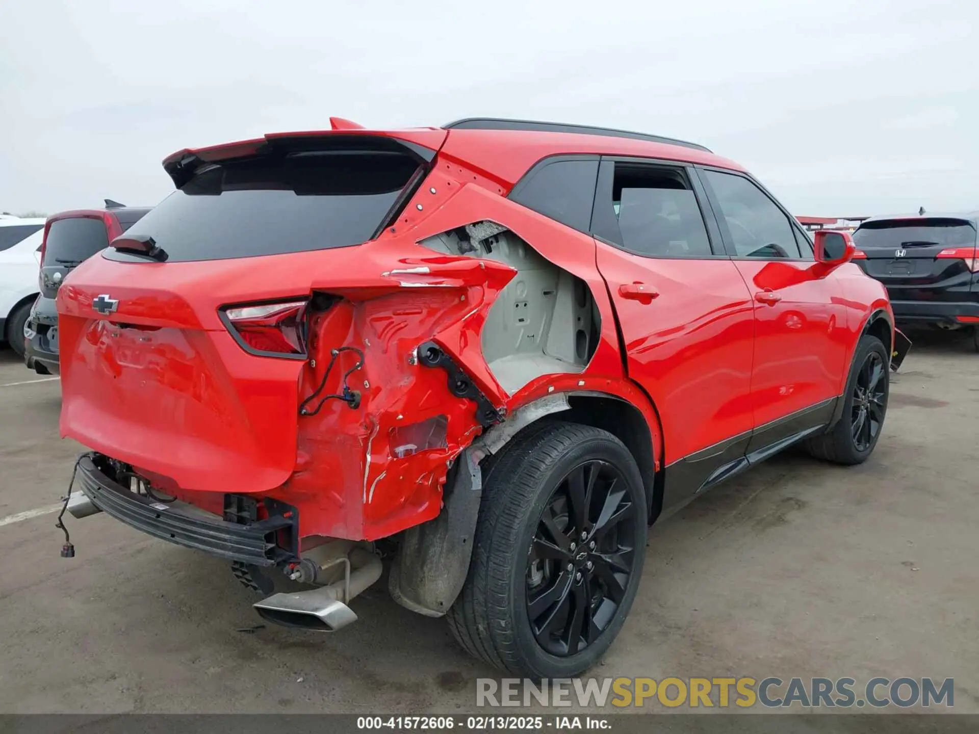 6 Photograph of a damaged car 3GNKBERS1LS596325 CHEVROLET BLAZER 2020
