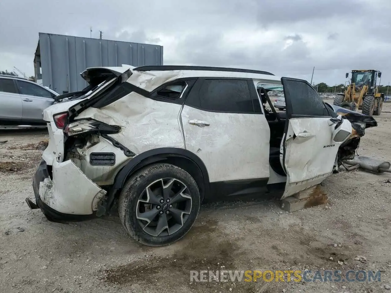 3 Photograph of a damaged car 3GNKBERS2LS631437 CHEVROLET BLAZER 2020