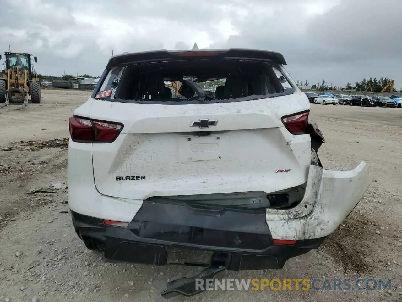 6 Photograph of a damaged car 3GNKBERS2LS631437 CHEVROLET BLAZER 2020