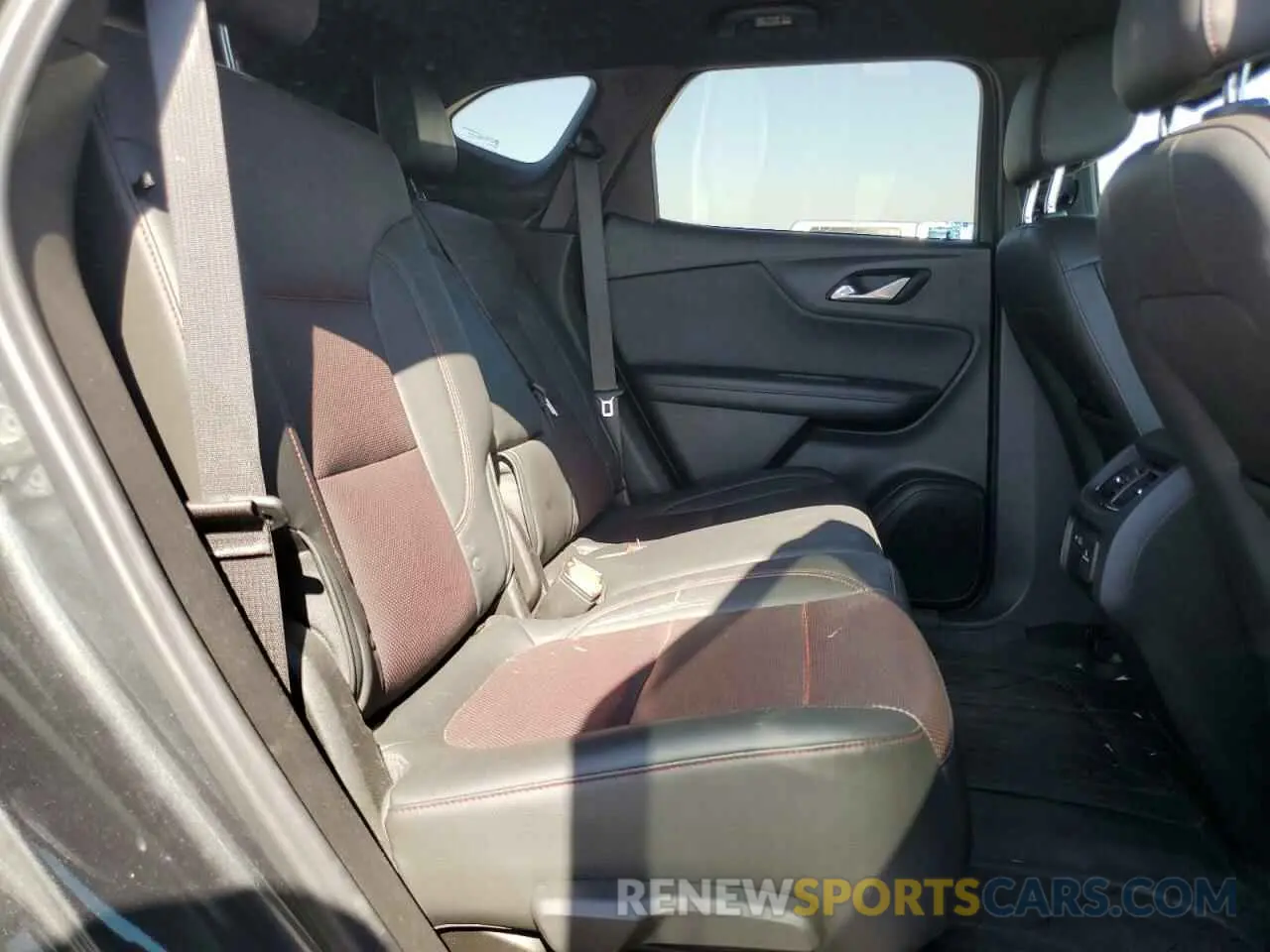 10 Photograph of a damaged car 3GNKBERS2LS650070 CHEVROLET BLAZER 2020
