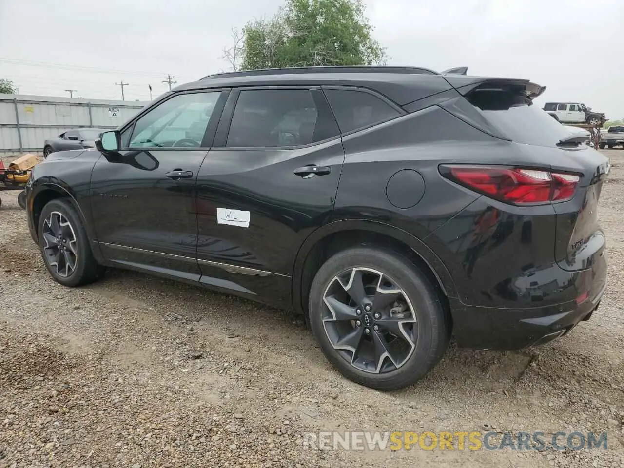 2 Photograph of a damaged car 3GNKBERS2LS710607 CHEVROLET BLAZER 2020