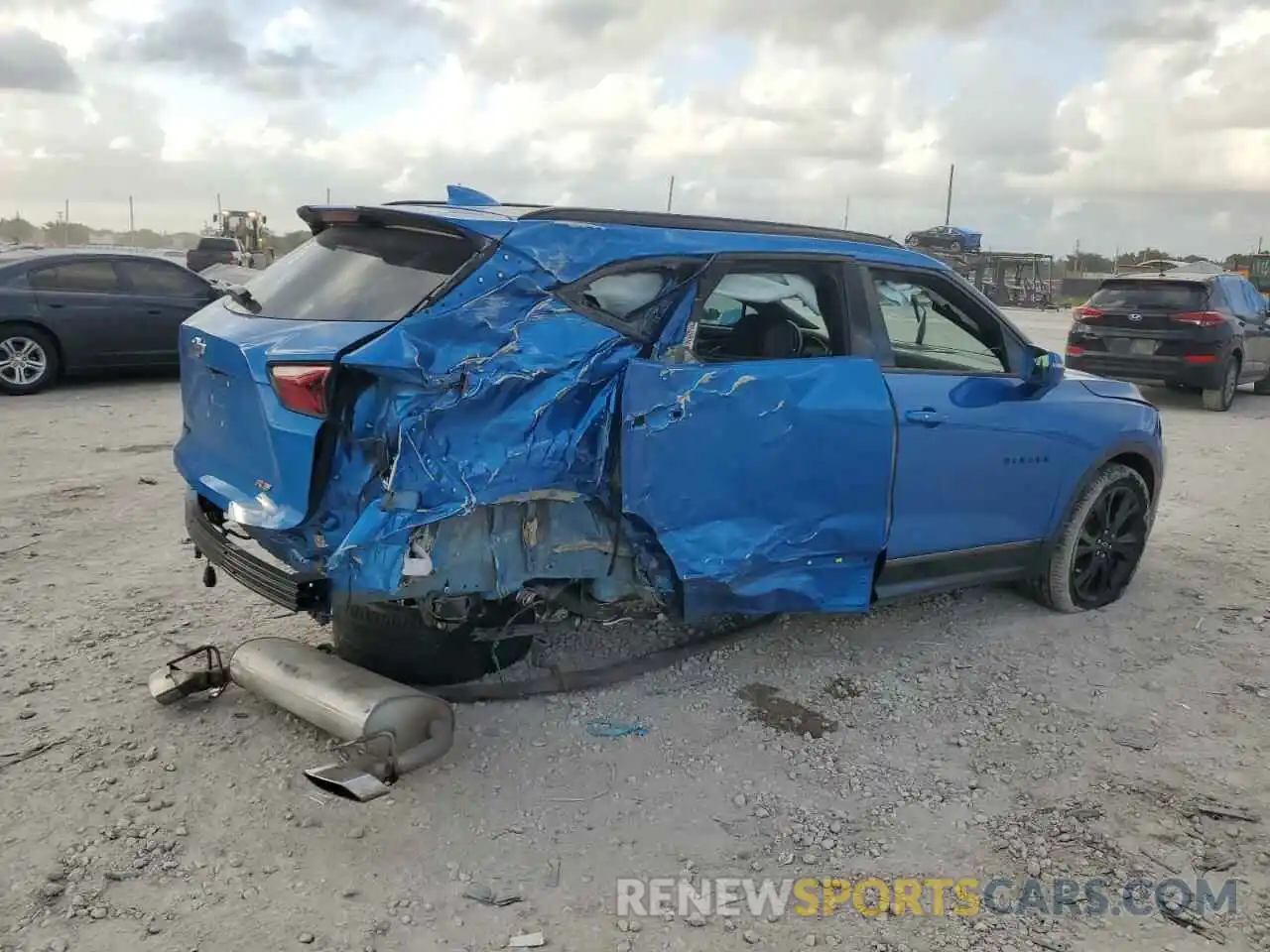 3 Photograph of a damaged car 3GNKBERS3LS556182 CHEVROLET BLAZER 2020