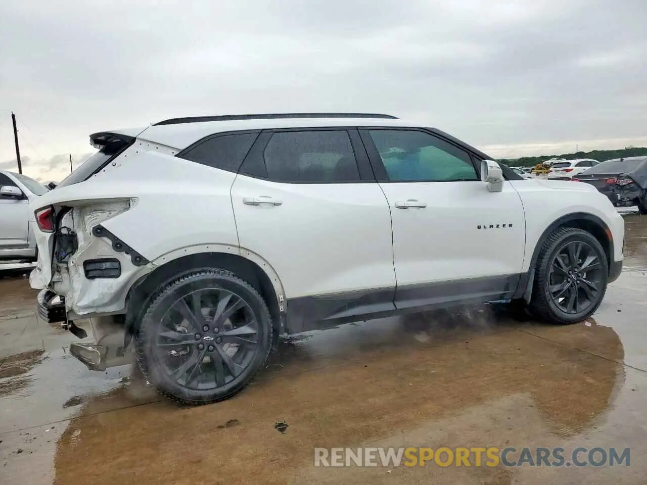 3 Photograph of a damaged car 3GNKBERS4LS586243 CHEVROLET BLAZER 2020