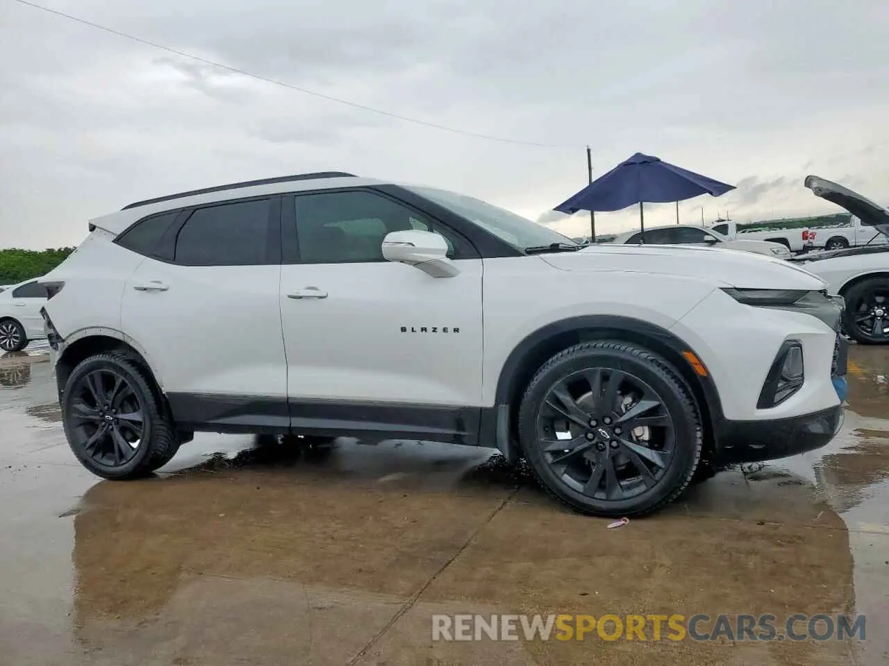 4 Photograph of a damaged car 3GNKBERS4LS586243 CHEVROLET BLAZER 2020