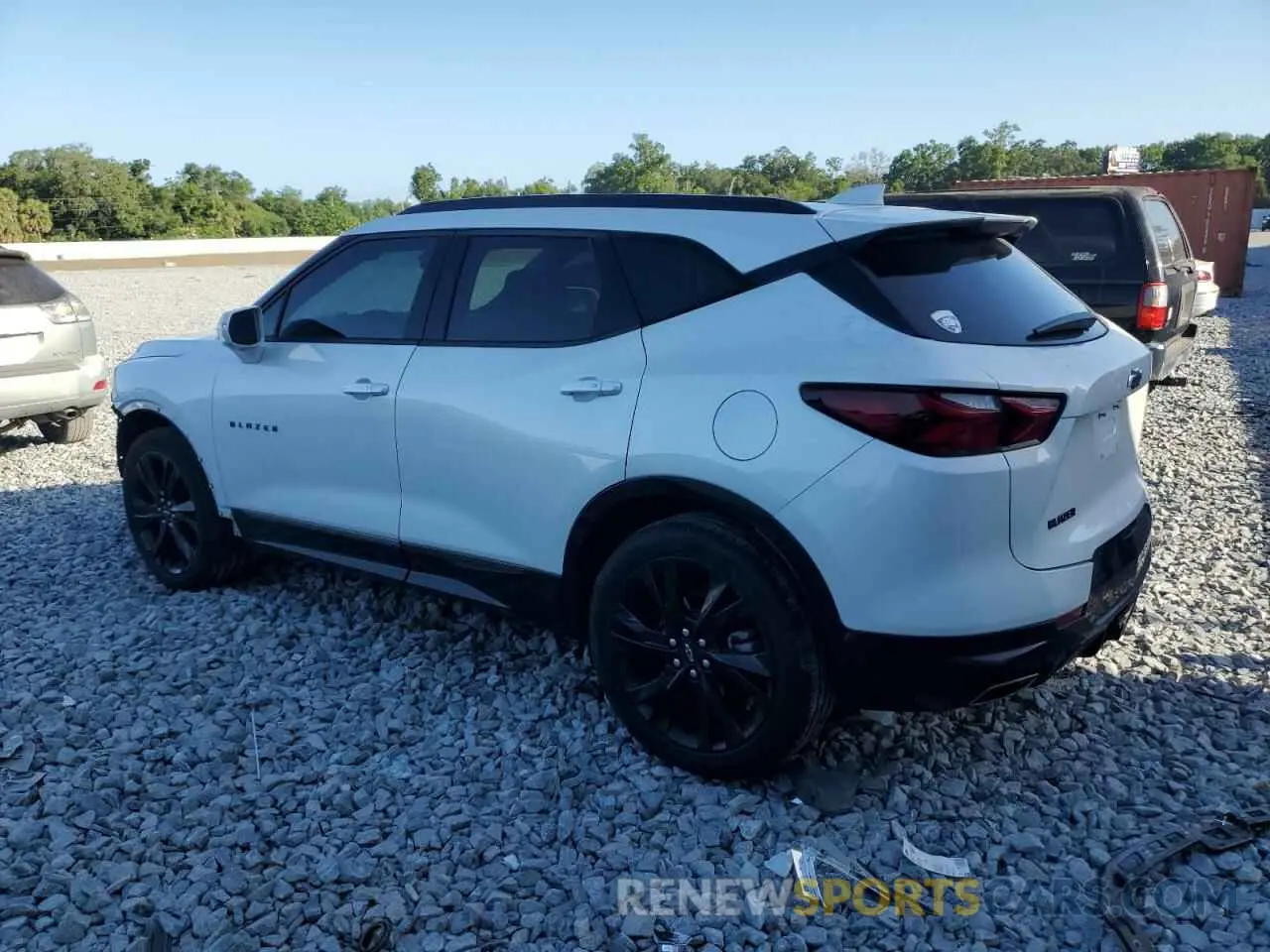 2 Photograph of a damaged car 3GNKBERS6LS685887 CHEVROLET BLAZER 2020