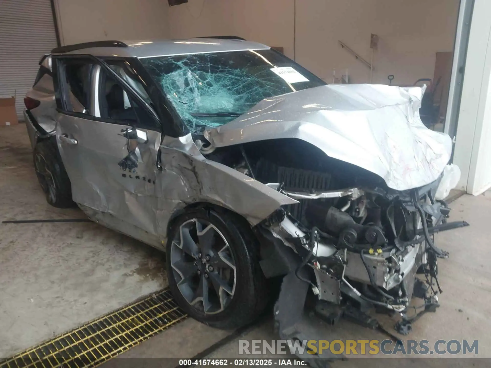 1 Photograph of a damaged car 3GNKBERS7LS549168 CHEVROLET BLAZER 2020