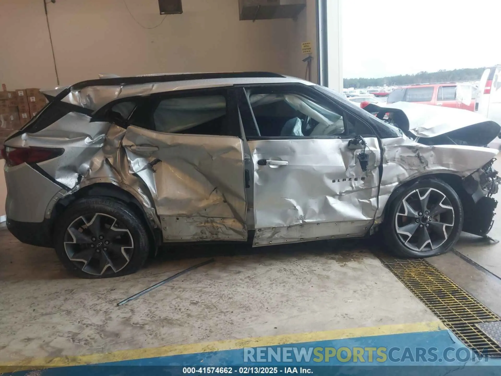 13 Photograph of a damaged car 3GNKBERS7LS549168 CHEVROLET BLAZER 2020