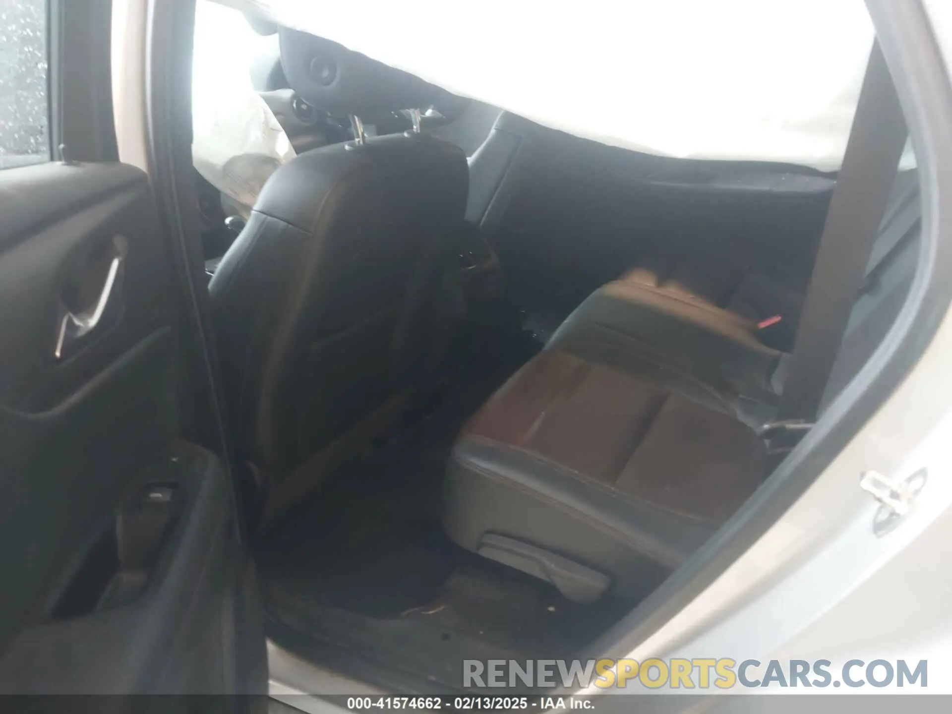 8 Photograph of a damaged car 3GNKBERS7LS549168 CHEVROLET BLAZER 2020