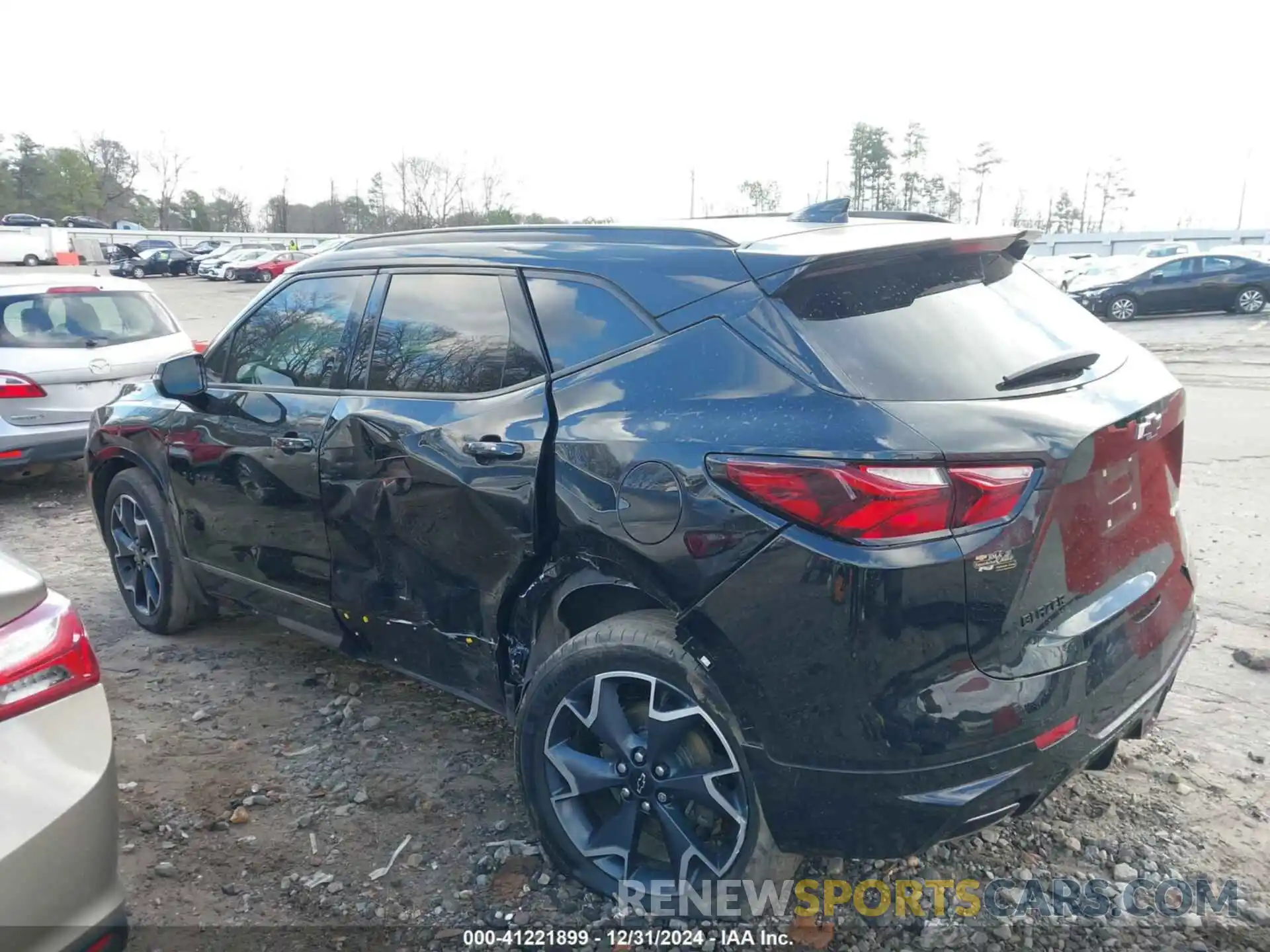 13 Photograph of a damaged car 3GNKBERS7LS655135 CHEVROLET BLAZER 2020