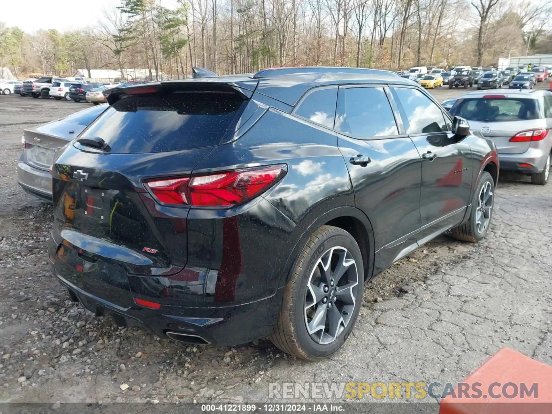 4 Photograph of a damaged car 3GNKBERS7LS655135 CHEVROLET BLAZER 2020