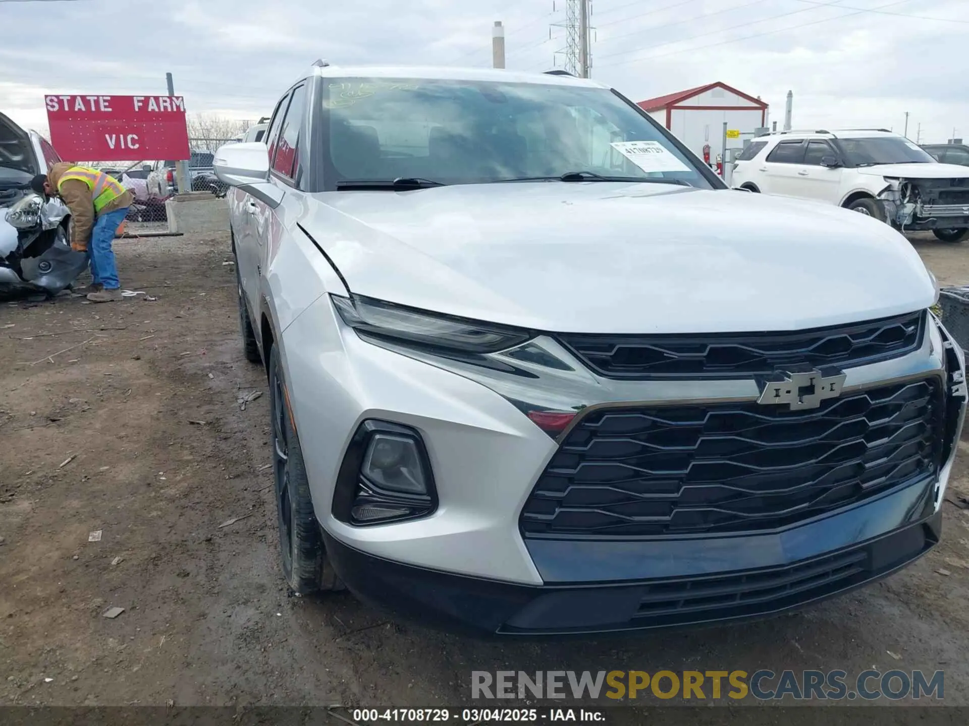 1 Photograph of a damaged car 3GNKBERS8LS680500 CHEVROLET BLAZER 2020