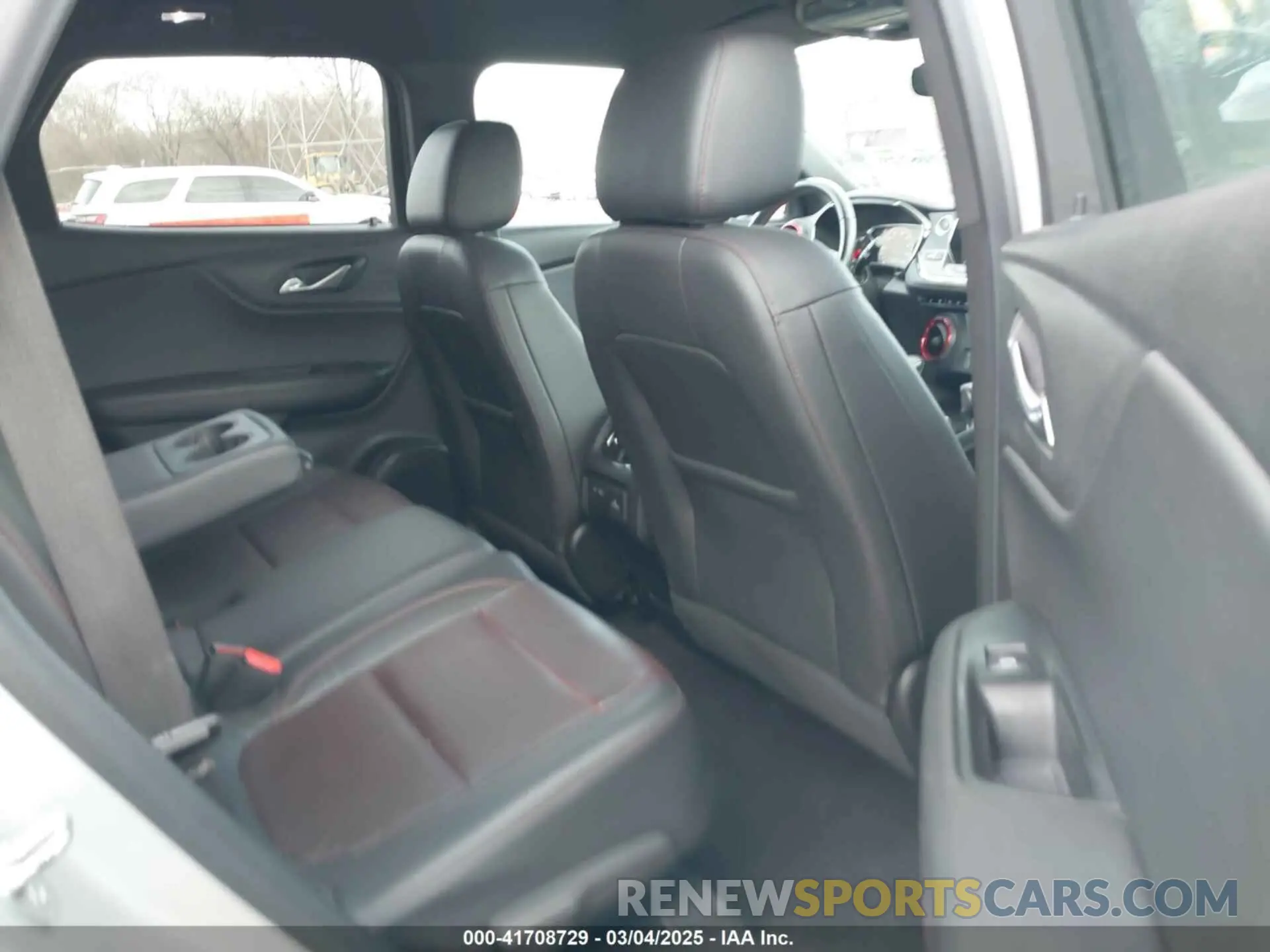 8 Photograph of a damaged car 3GNKBERS8LS680500 CHEVROLET BLAZER 2020