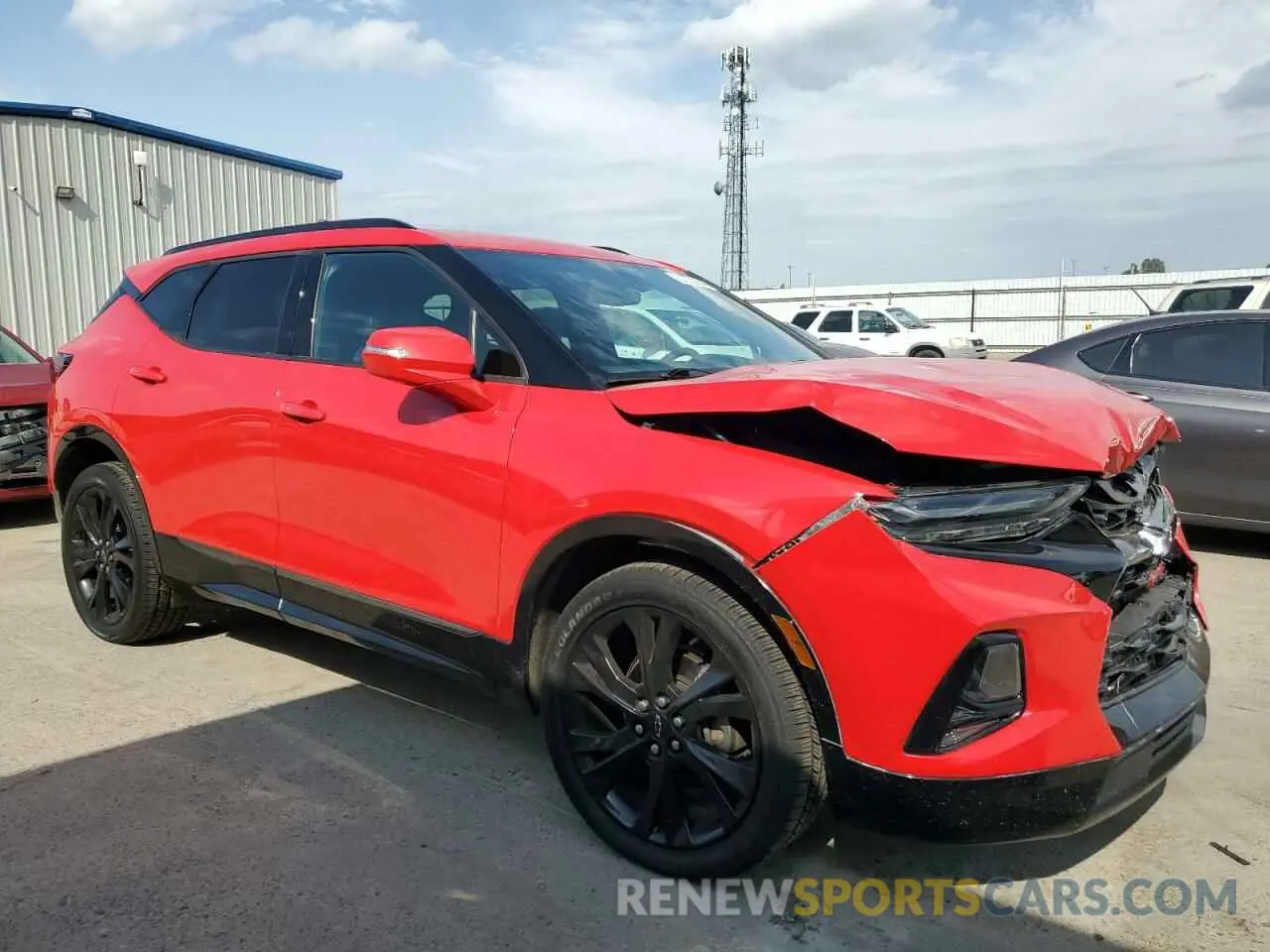 4 Photograph of a damaged car 3GNKBERS9LS661048 CHEVROLET BLAZER 2020