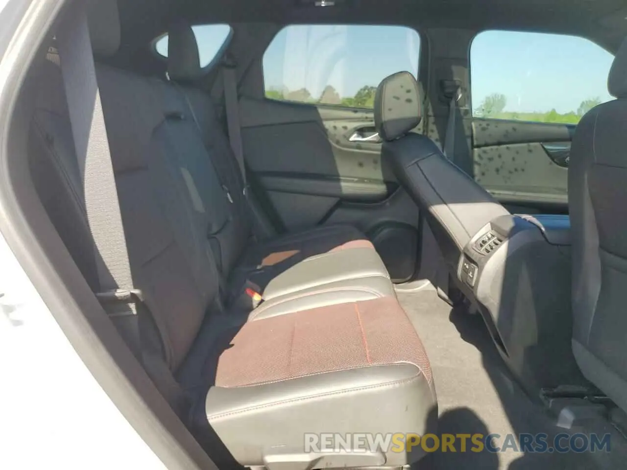 11 Photograph of a damaged car 3GNKBERSXLS604907 CHEVROLET BLAZER 2020