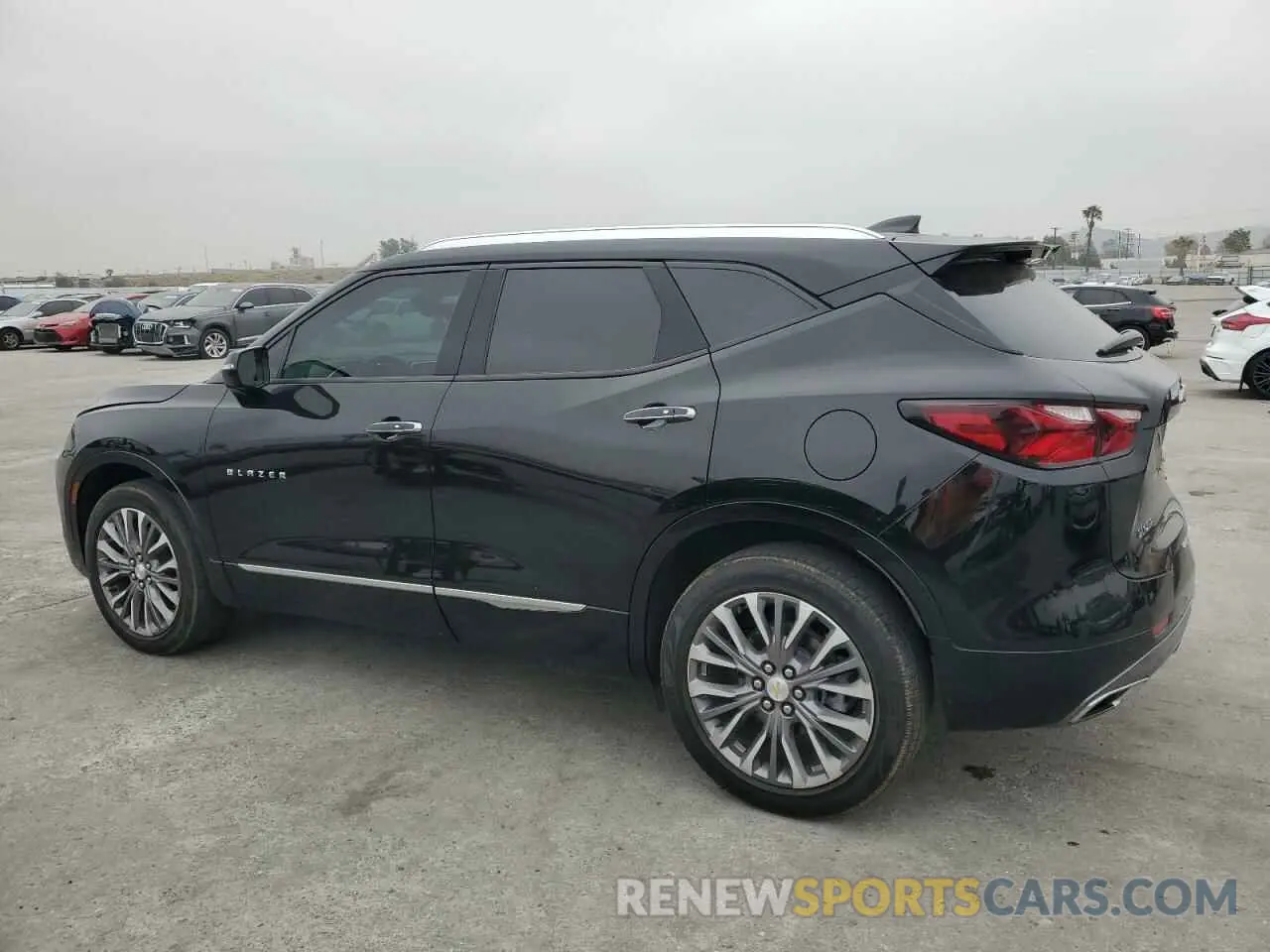 2 Photograph of a damaged car 3GNKBFRS6LS557834 CHEVROLET BLAZER 2020