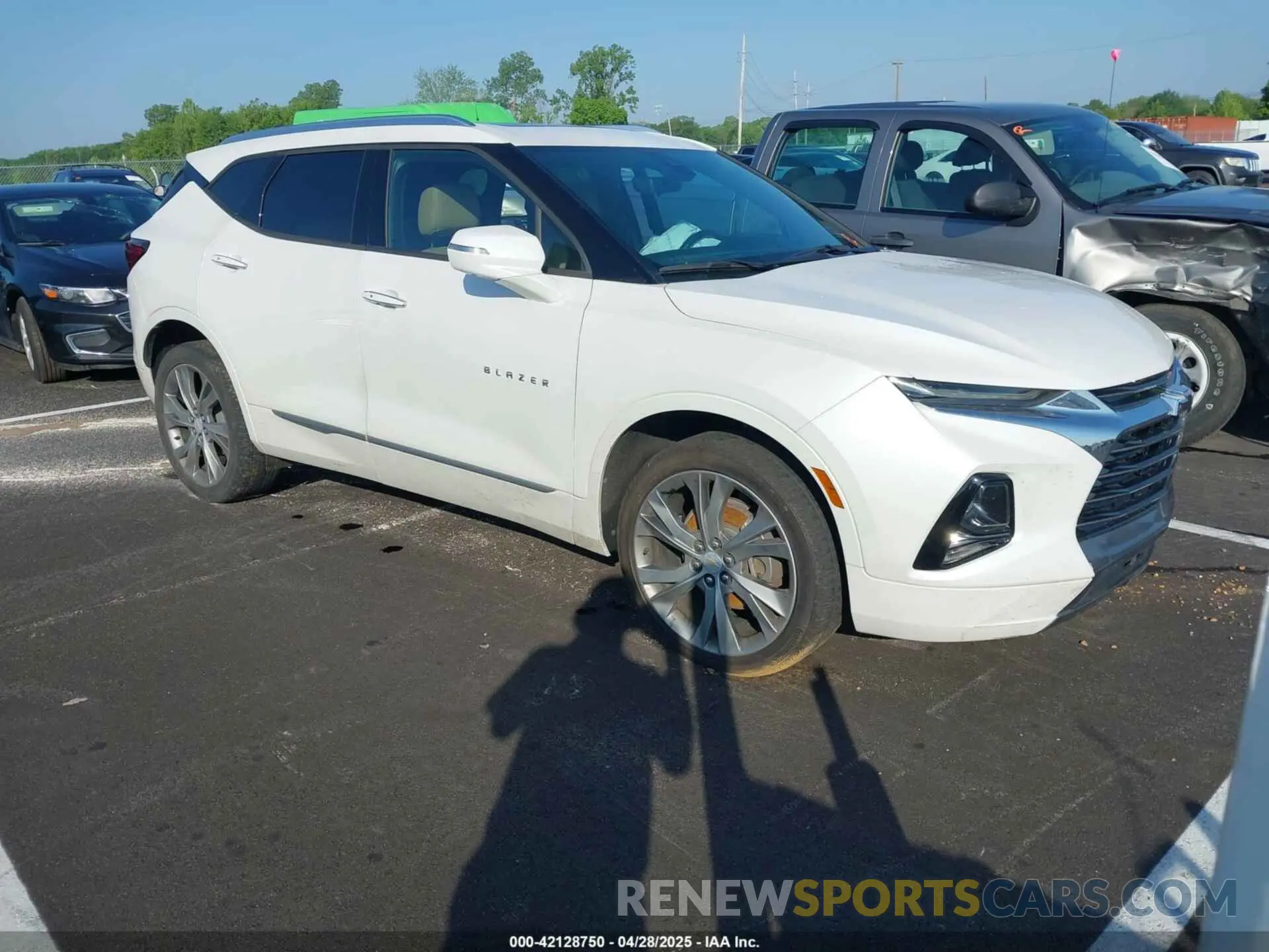 1 Photograph of a damaged car 3GNKBFRS9LS559920 CHEVROLET BLAZER 2020