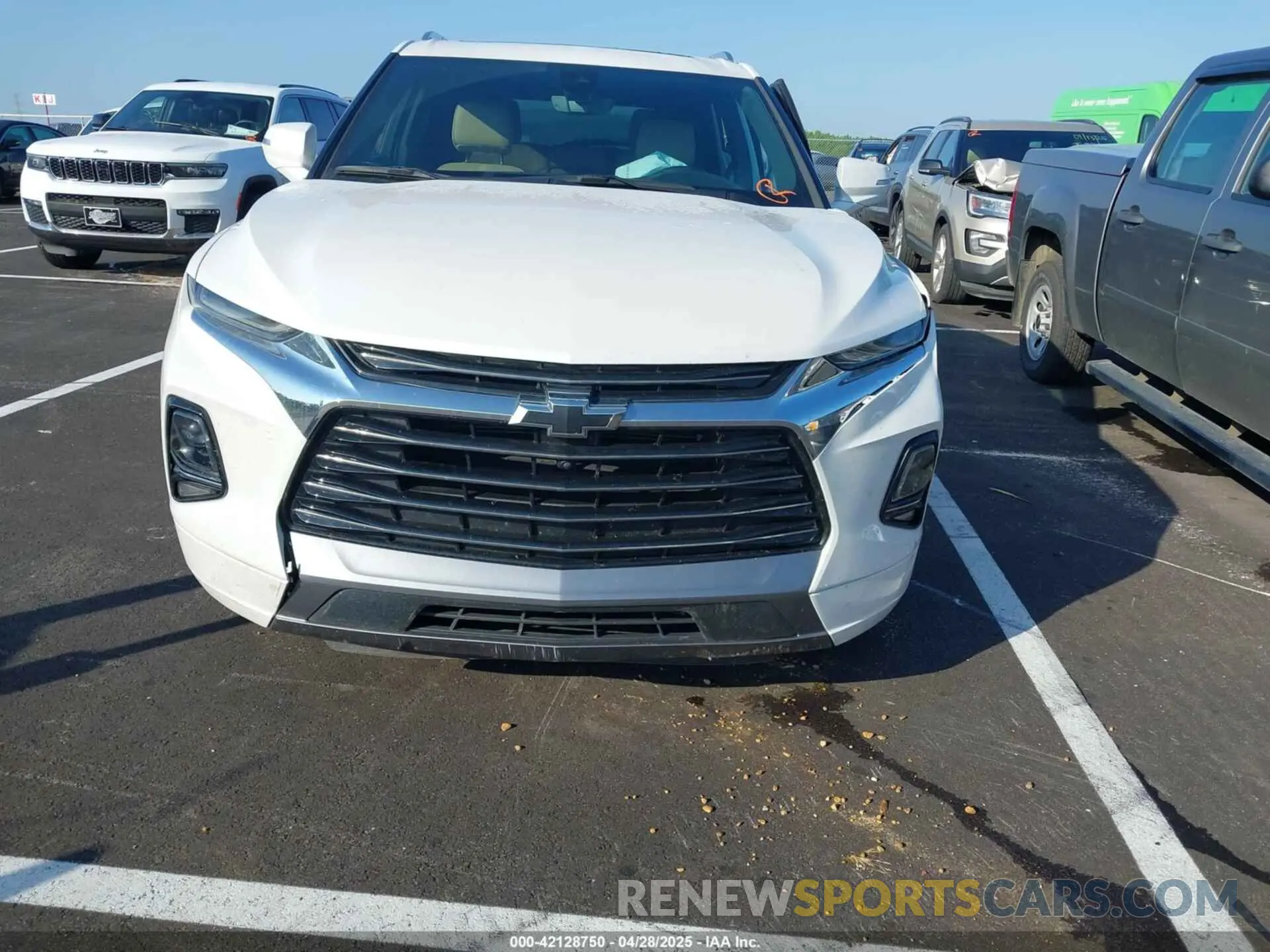 12 Photograph of a damaged car 3GNKBFRS9LS559920 CHEVROLET BLAZER 2020