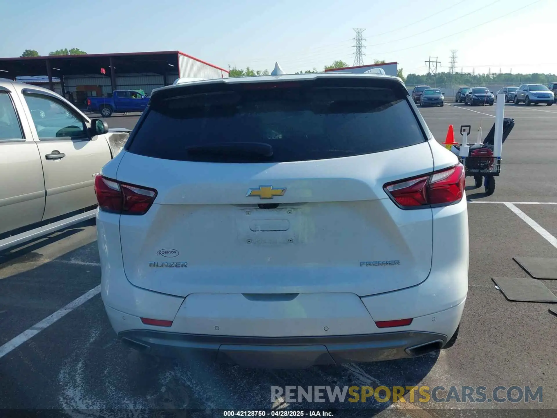 16 Photograph of a damaged car 3GNKBFRS9LS559920 CHEVROLET BLAZER 2020