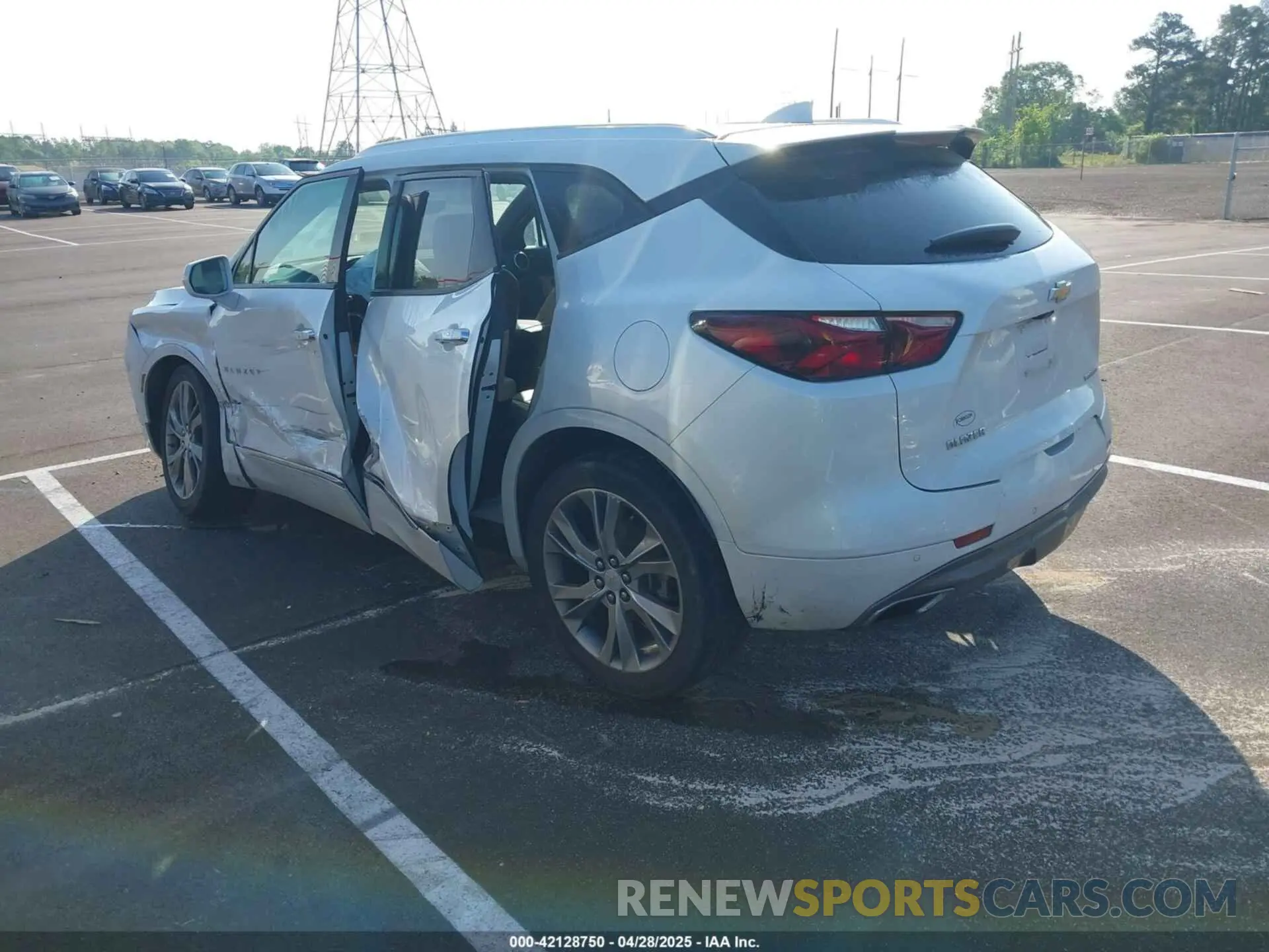 3 Photograph of a damaged car 3GNKBFRS9LS559920 CHEVROLET BLAZER 2020