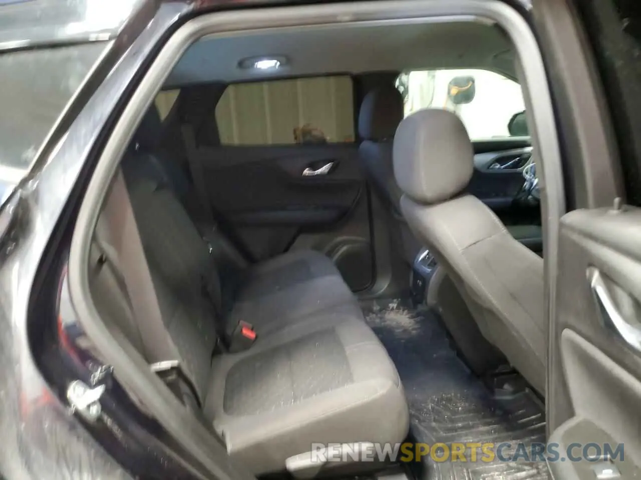 11 Photograph of a damaged car 3GNKBHR40LS621394 CHEVROLET BLAZER 2020