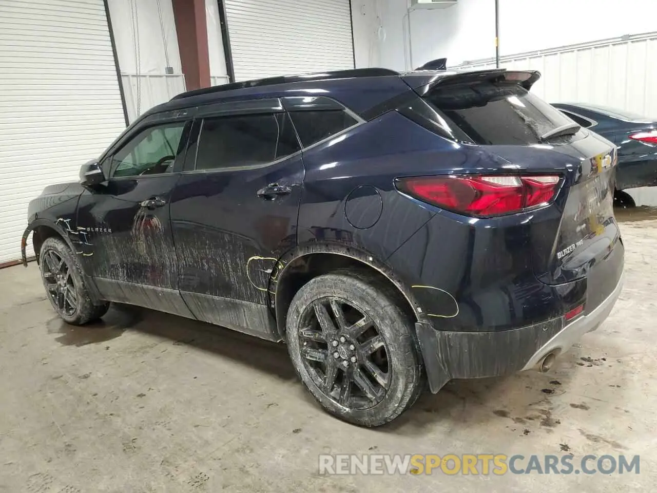 2 Photograph of a damaged car 3GNKBHR40LS621394 CHEVROLET BLAZER 2020