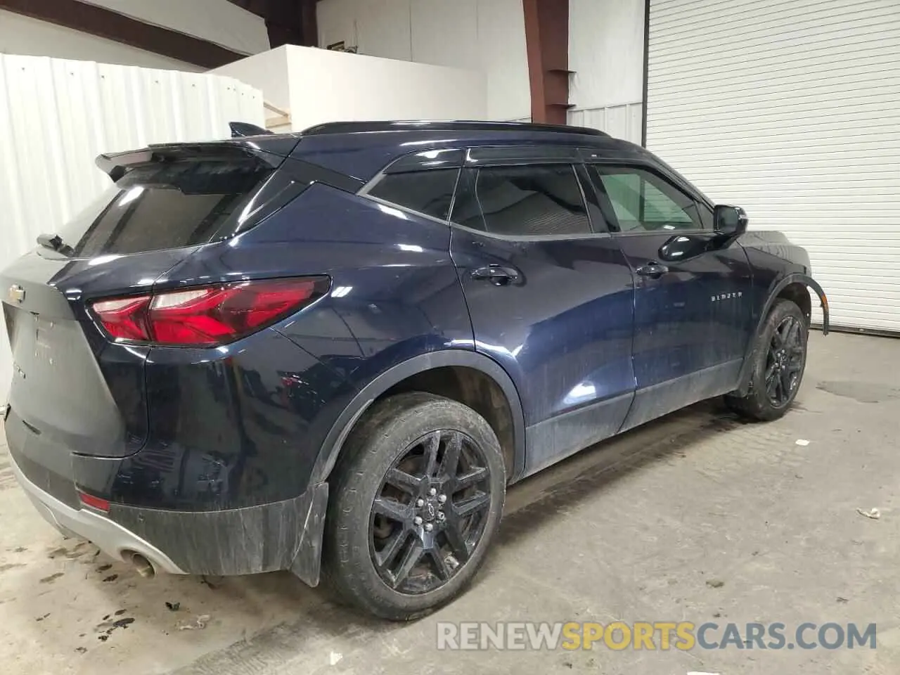 3 Photograph of a damaged car 3GNKBHR40LS621394 CHEVROLET BLAZER 2020