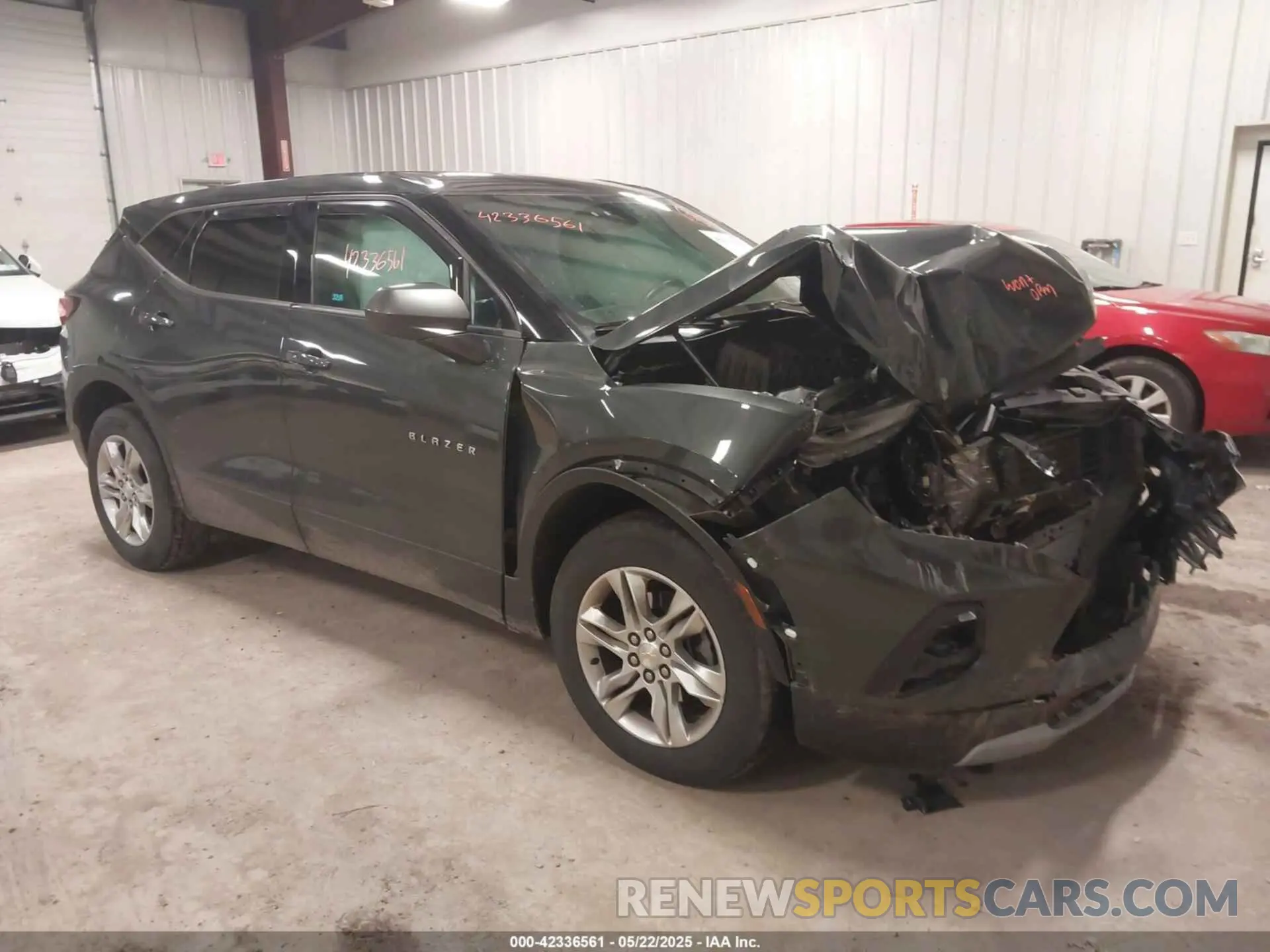 1 Photograph of a damaged car 3GNKBHR40LS632170 CHEVROLET BLAZER 2020