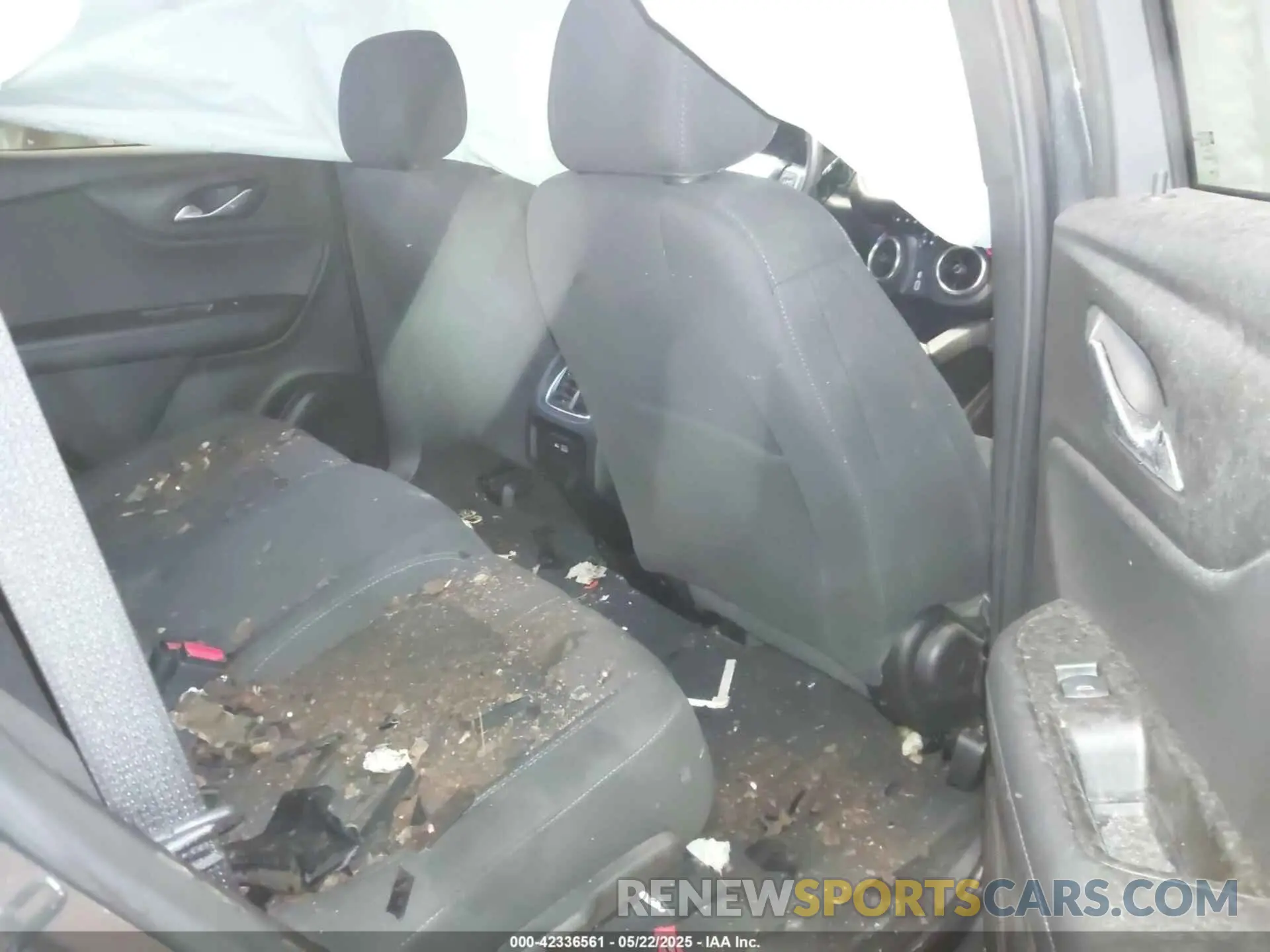8 Photograph of a damaged car 3GNKBHR40LS632170 CHEVROLET BLAZER 2020