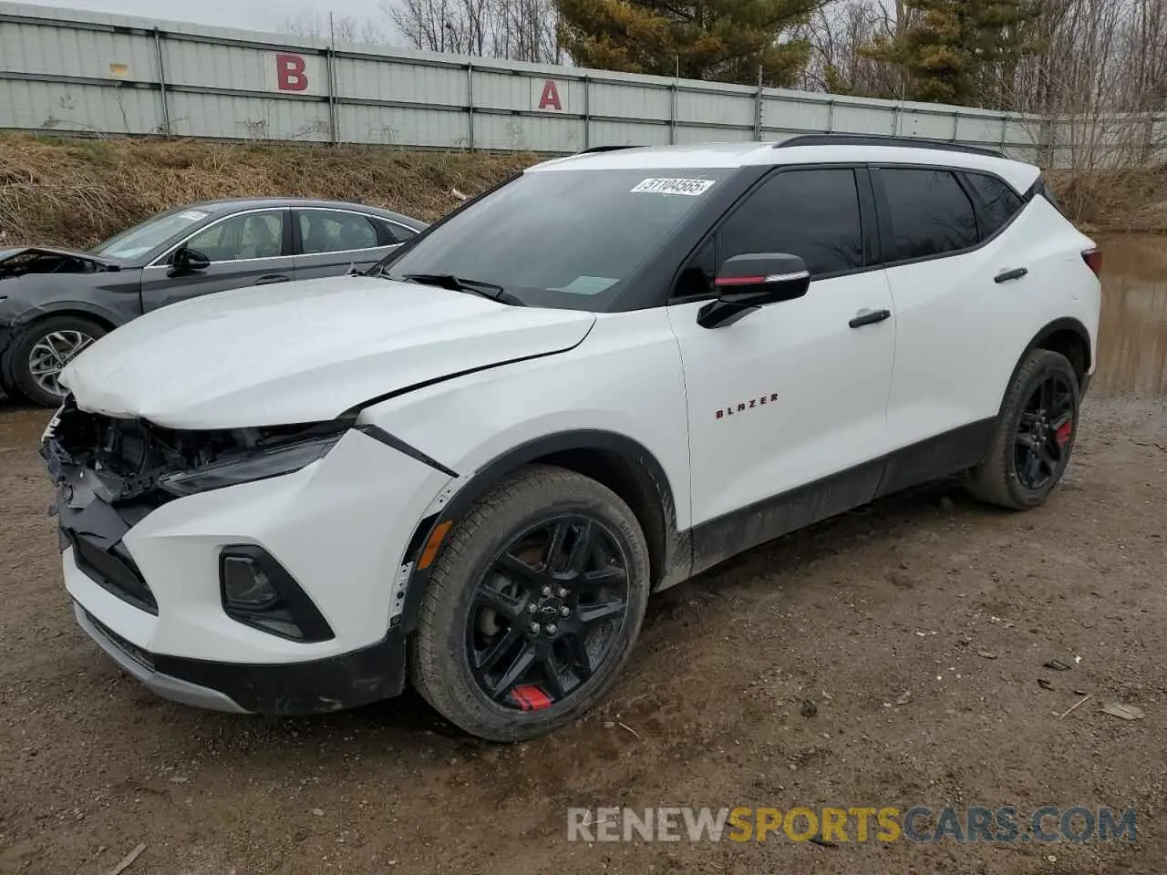 1 Photograph of a damaged car 3GNKBHR41LS626720 CHEVROLET BLAZER 2020