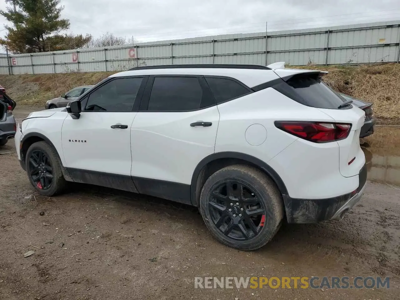 2 Photograph of a damaged car 3GNKBHR41LS626720 CHEVROLET BLAZER 2020