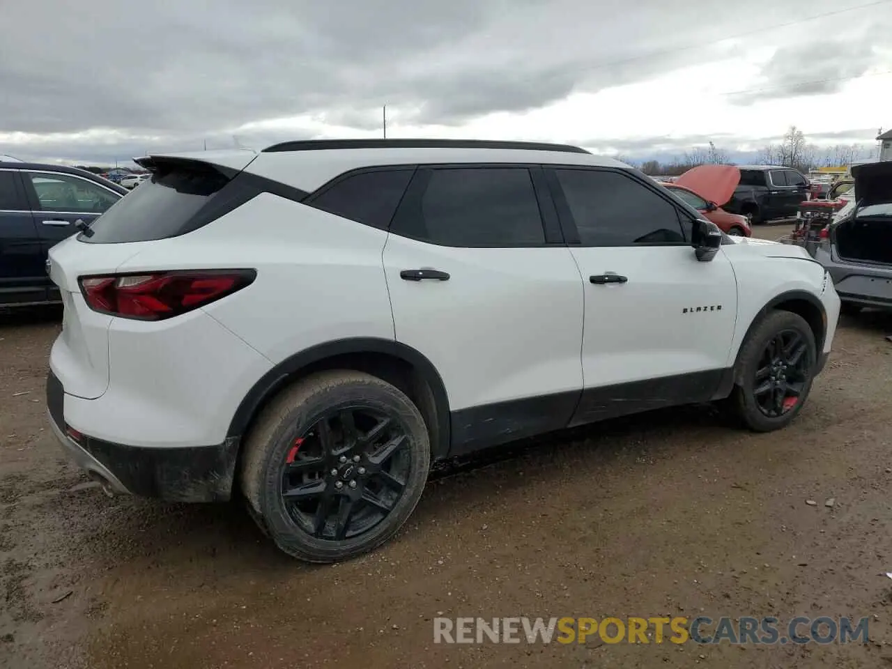 3 Photograph of a damaged car 3GNKBHR41LS626720 CHEVROLET BLAZER 2020