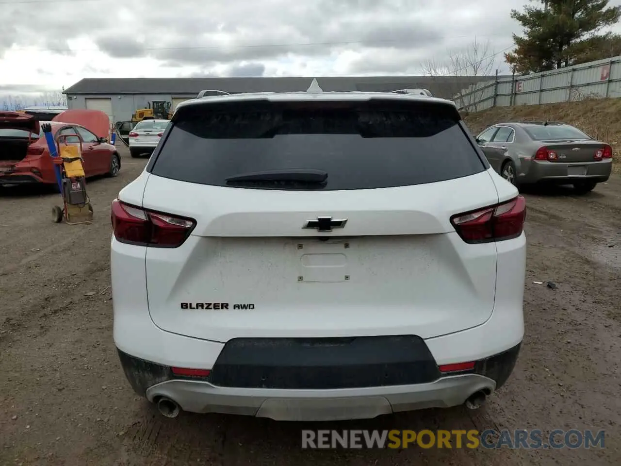 6 Photograph of a damaged car 3GNKBHR41LS626720 CHEVROLET BLAZER 2020