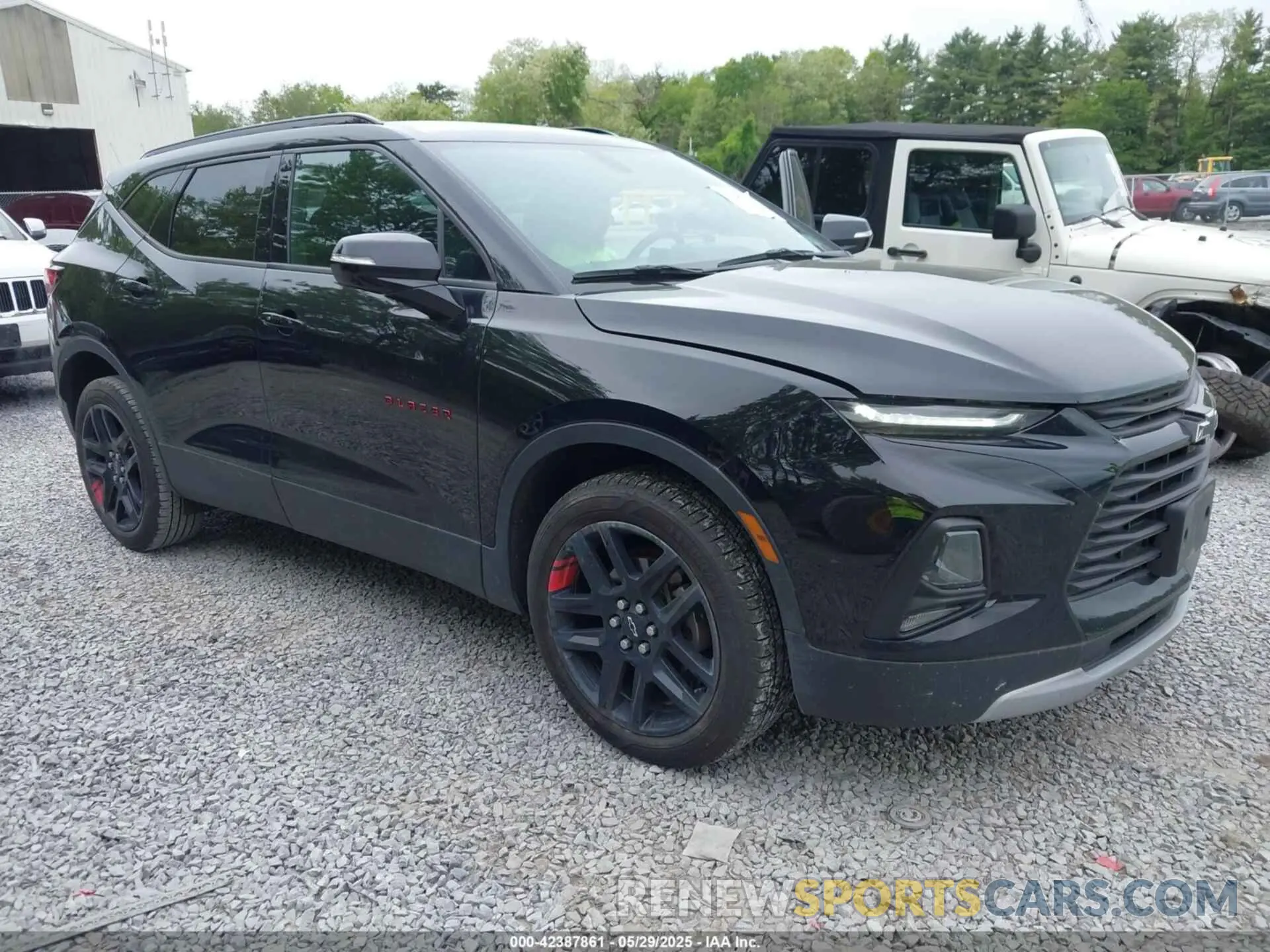 1 Photograph of a damaged car 3GNKBHRS0LS660047 CHEVROLET BLAZER 2020