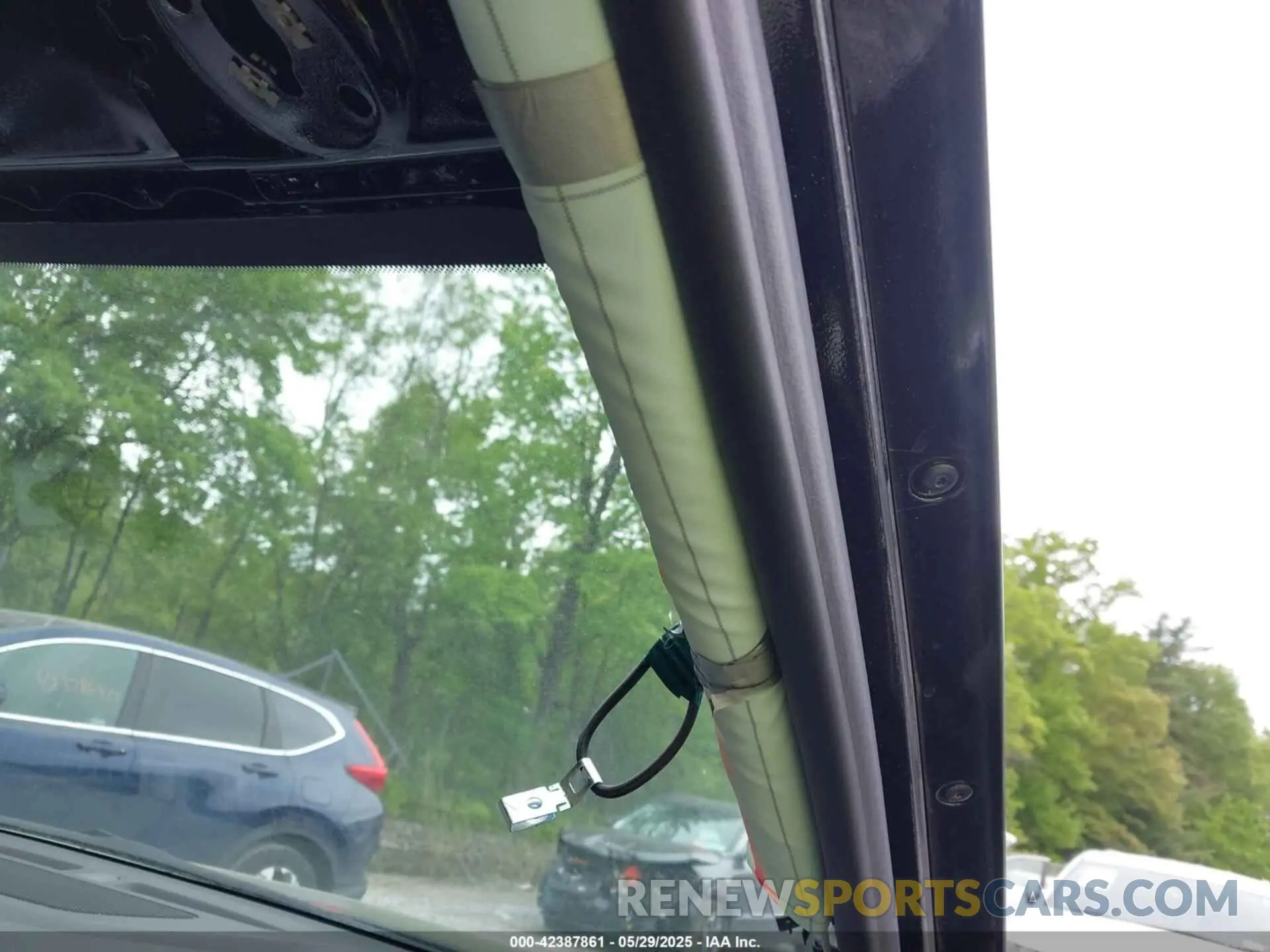 13 Photograph of a damaged car 3GNKBHRS0LS660047 CHEVROLET BLAZER 2020