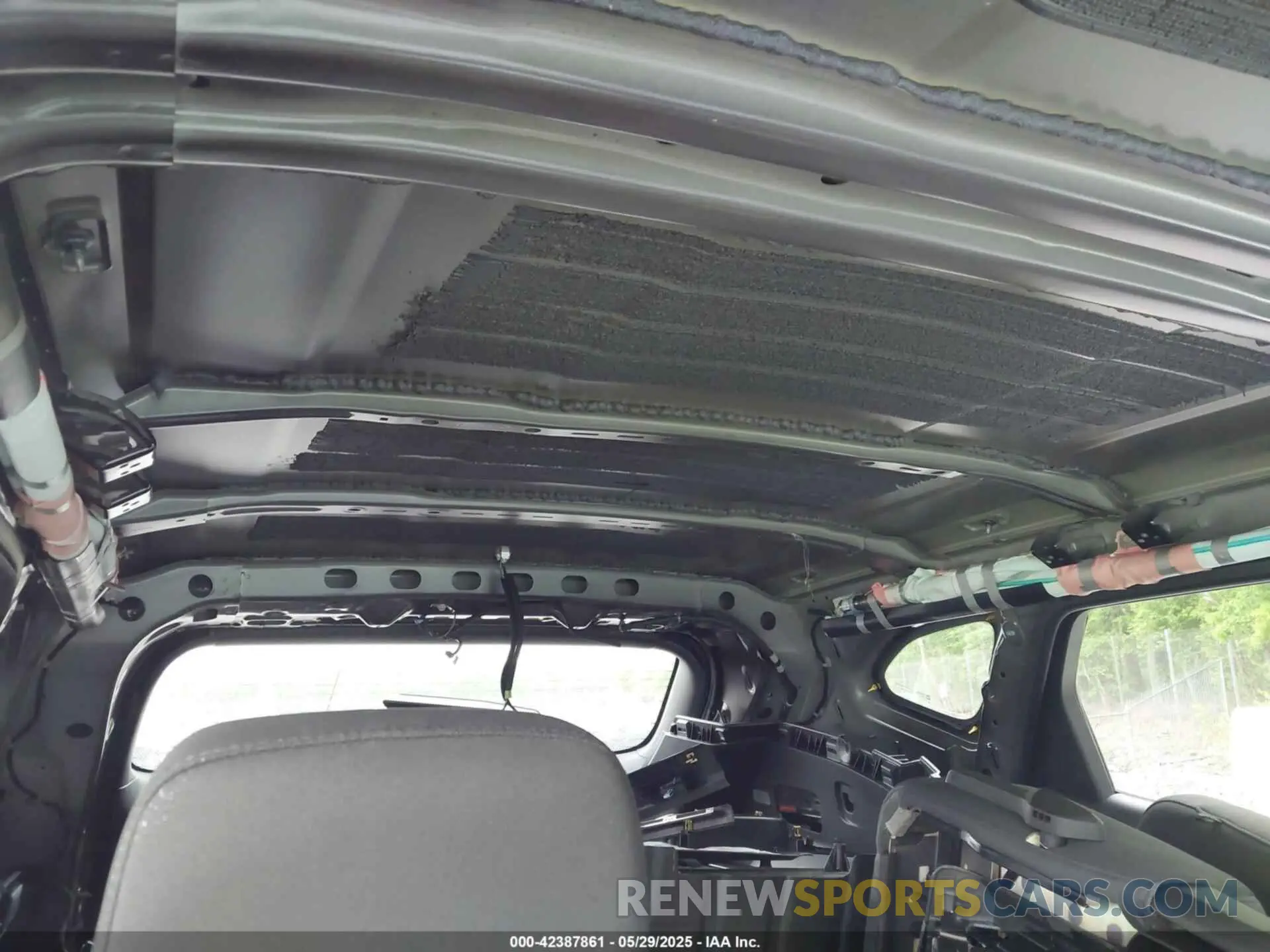 14 Photograph of a damaged car 3GNKBHRS0LS660047 CHEVROLET BLAZER 2020