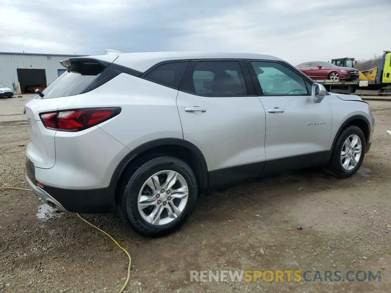 3 Photograph of a damaged car 3GNKBHRS1LS618065 CHEVROLET BLAZER 2020
