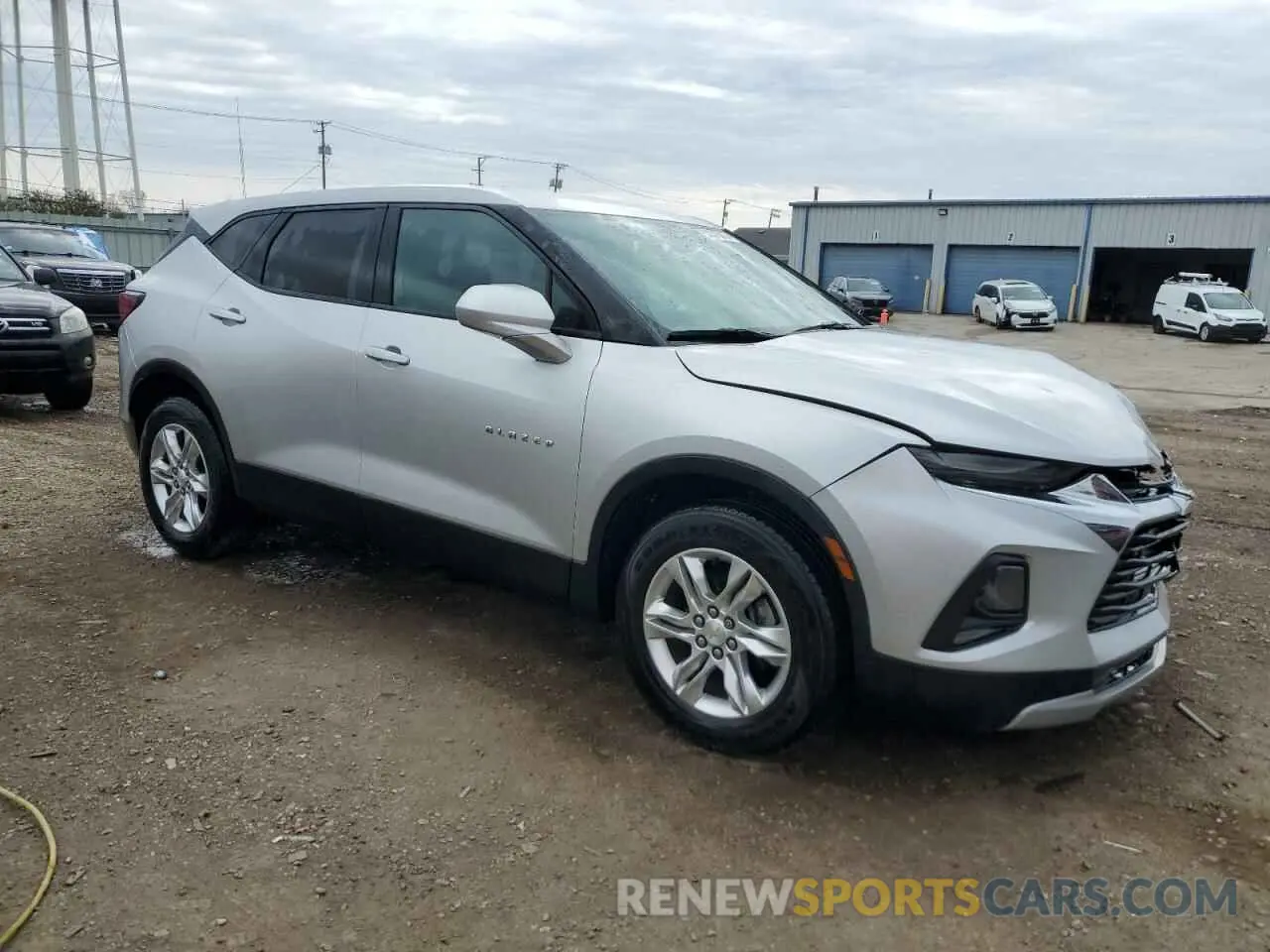 4 Photograph of a damaged car 3GNKBHRS1LS618065 CHEVROLET BLAZER 2020